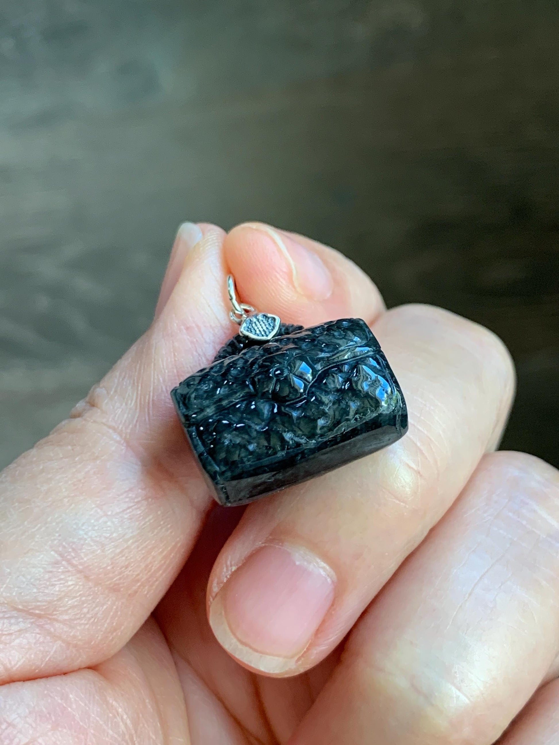 Natural Grade A Dark Wuji Jade Jadeite Carved Handbag Pendant Sterling Silver 7g 天然深色乌鸡翡翠包包银镶吊坠 MWJ70