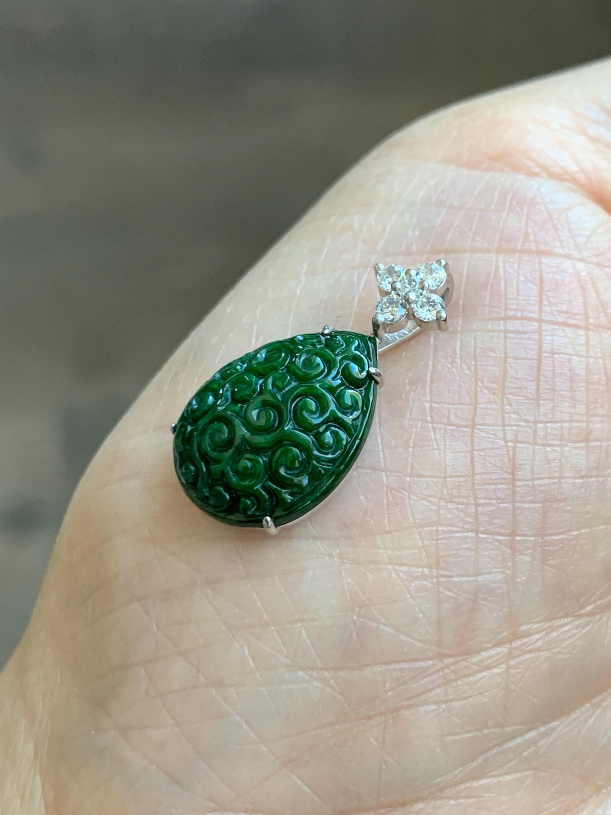 Certified Natural Grade A Intense Green Jade Jadeite Engraved Teardrop Pendant Sterling Silver Moissanite 2.17g 天然满绿花青翡翠仿古雕水滴吊坠 1000