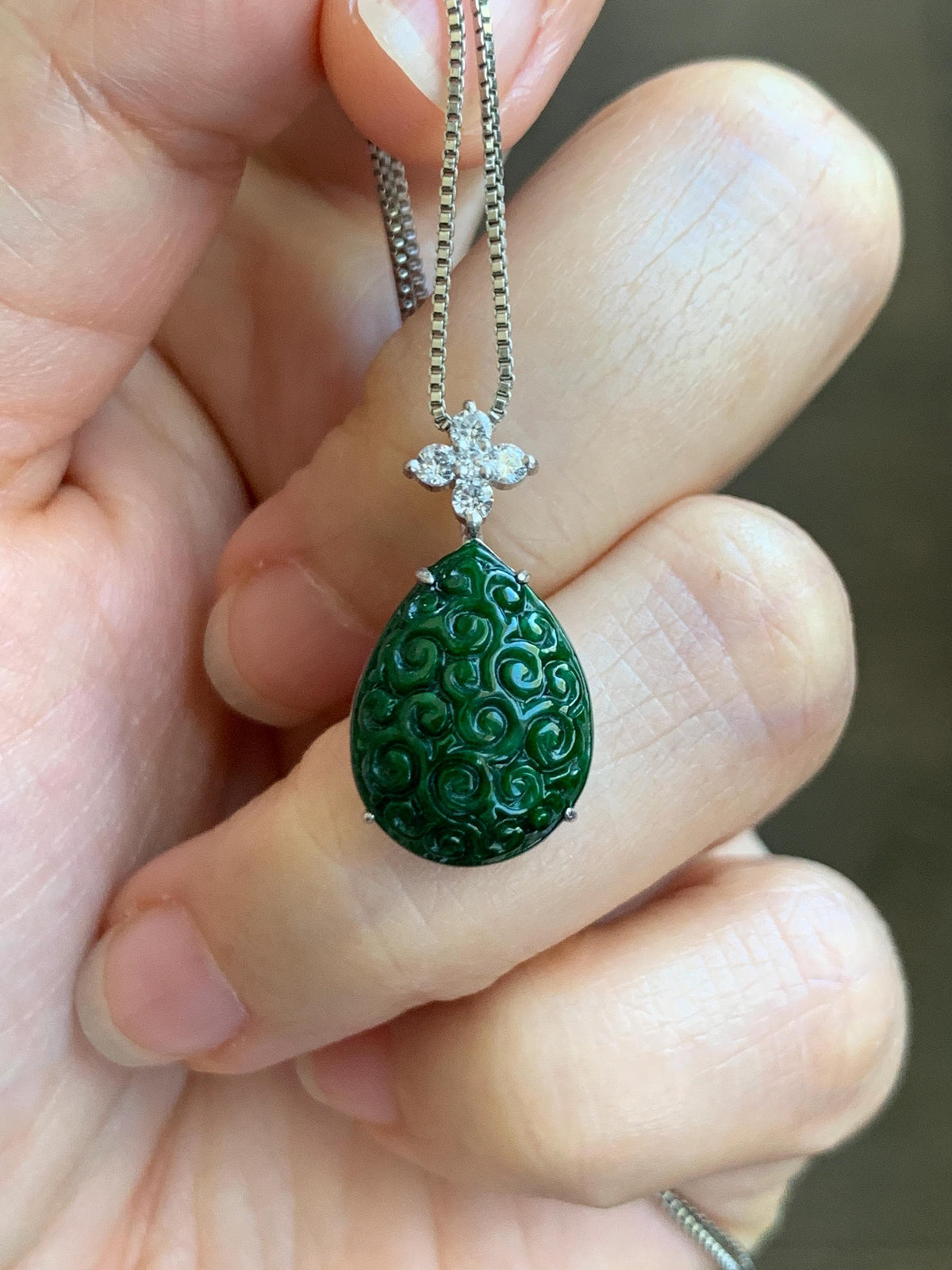 Certified Natural Grade A Intense Green Jade Jadeite Engraved Teardrop Pendant Sterling Silver Moissanite 2.17g 天然满绿花青翡翠仿古雕水滴吊坠 1000