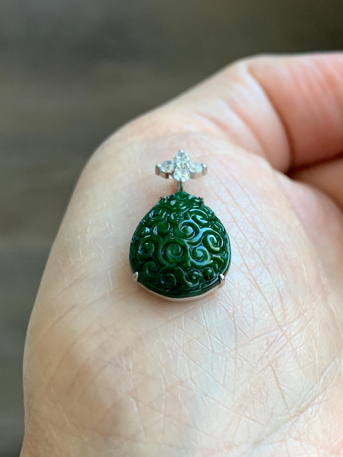 Certified Natural Grade A Intense Green Jade Jadeite Engraved Teardrop Pendant Sterling Silver Moissanite 2.17g 天然满绿花青翡翠仿古雕水滴吊坠 1000