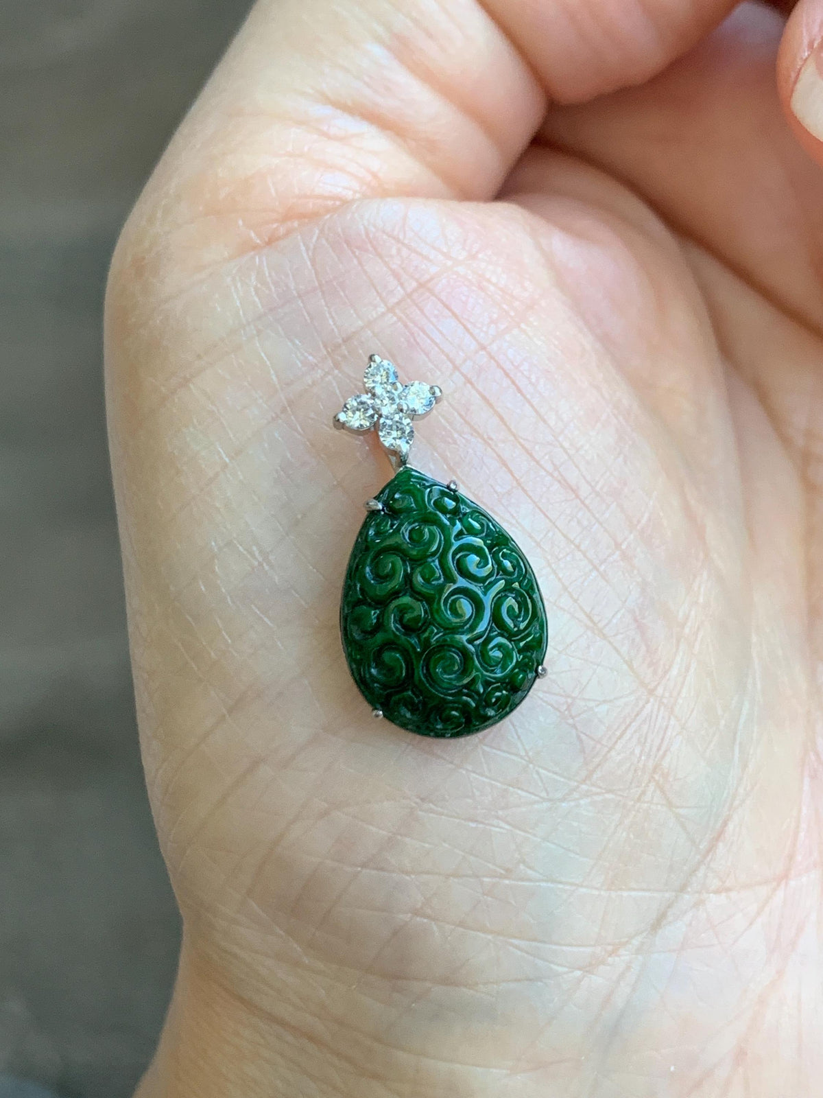 Certified Natural Grade A Intense Green Jade Jadeite Engraved Teardrop Pendant Sterling Silver Moissanite 2.17g 天然满绿花青翡翠仿古雕水滴吊坠 1000