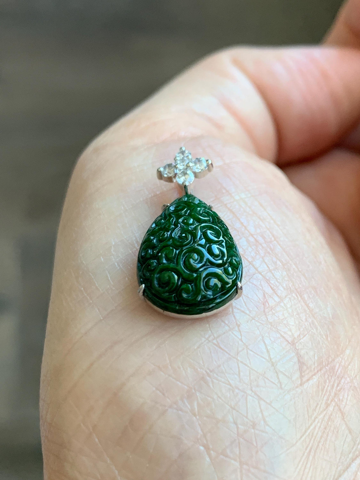 Certified Natural Grade A Intense Green Jade Jadeite Engraved Teardrop Pendant Sterling Silver Moissanite 2.2g 天然满绿花青翡翠仿古雕水滴吊坠 1002
