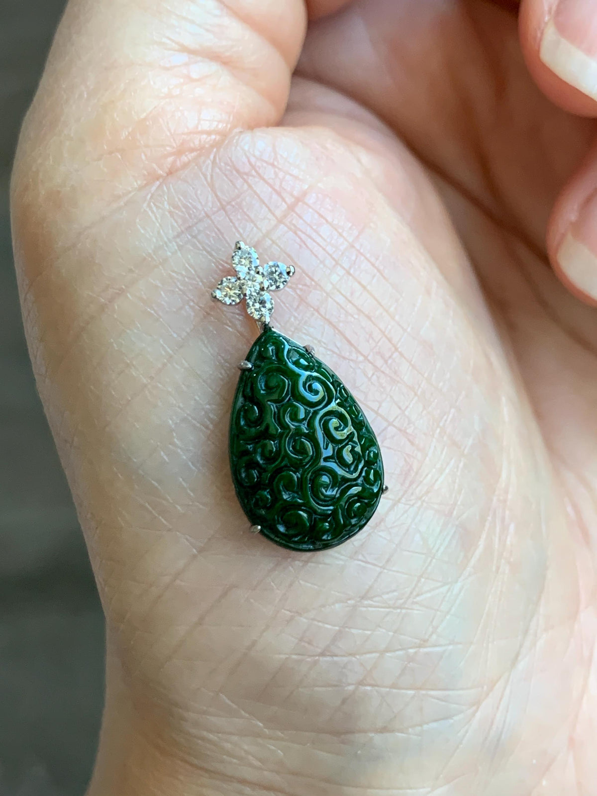Certified Natural Grade A Intense Green Jade Jadeite Engraved Teardrop Pendant Sterling Silver Moissanite 2.2g 天然满绿花青翡翠仿古雕水滴吊坠 1002