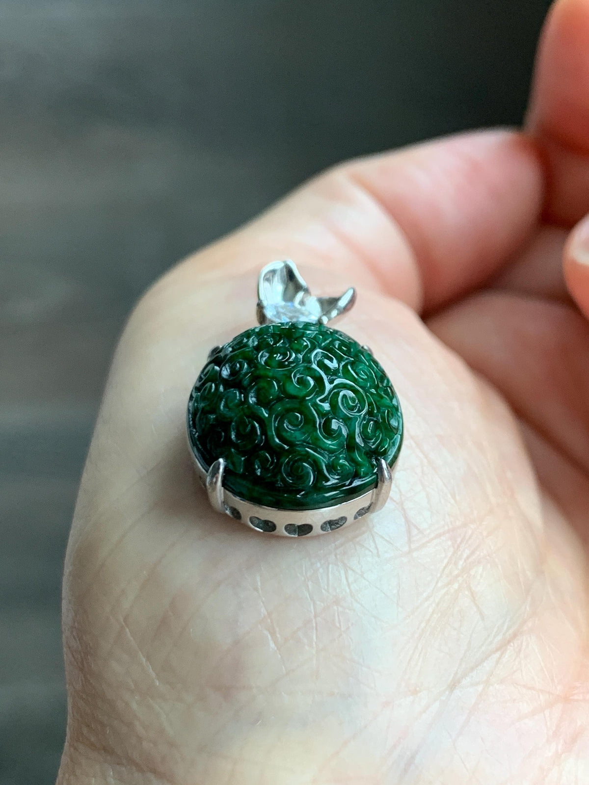 Certified Natural Grade A Intense Green Jade Jadeite Engraved Oval Pendant Sterling Silver Moissanite 6.11g 天然满绿花青翡翠仿古雕椭圆吊坠 999