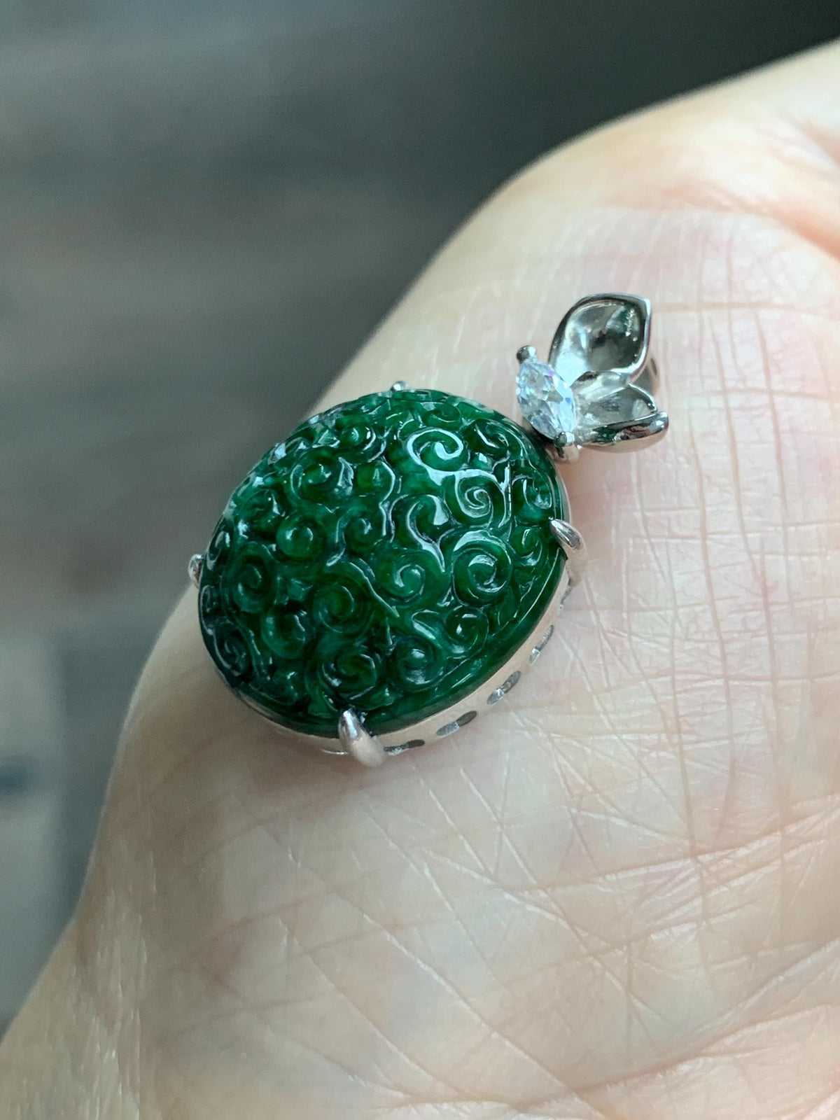 Certified Natural Grade A Intense Green Jade Jadeite Engraved Oval Pendant Sterling Silver Moissanite 6.11g 天然满绿花青翡翠仿古雕椭圆吊坠 999