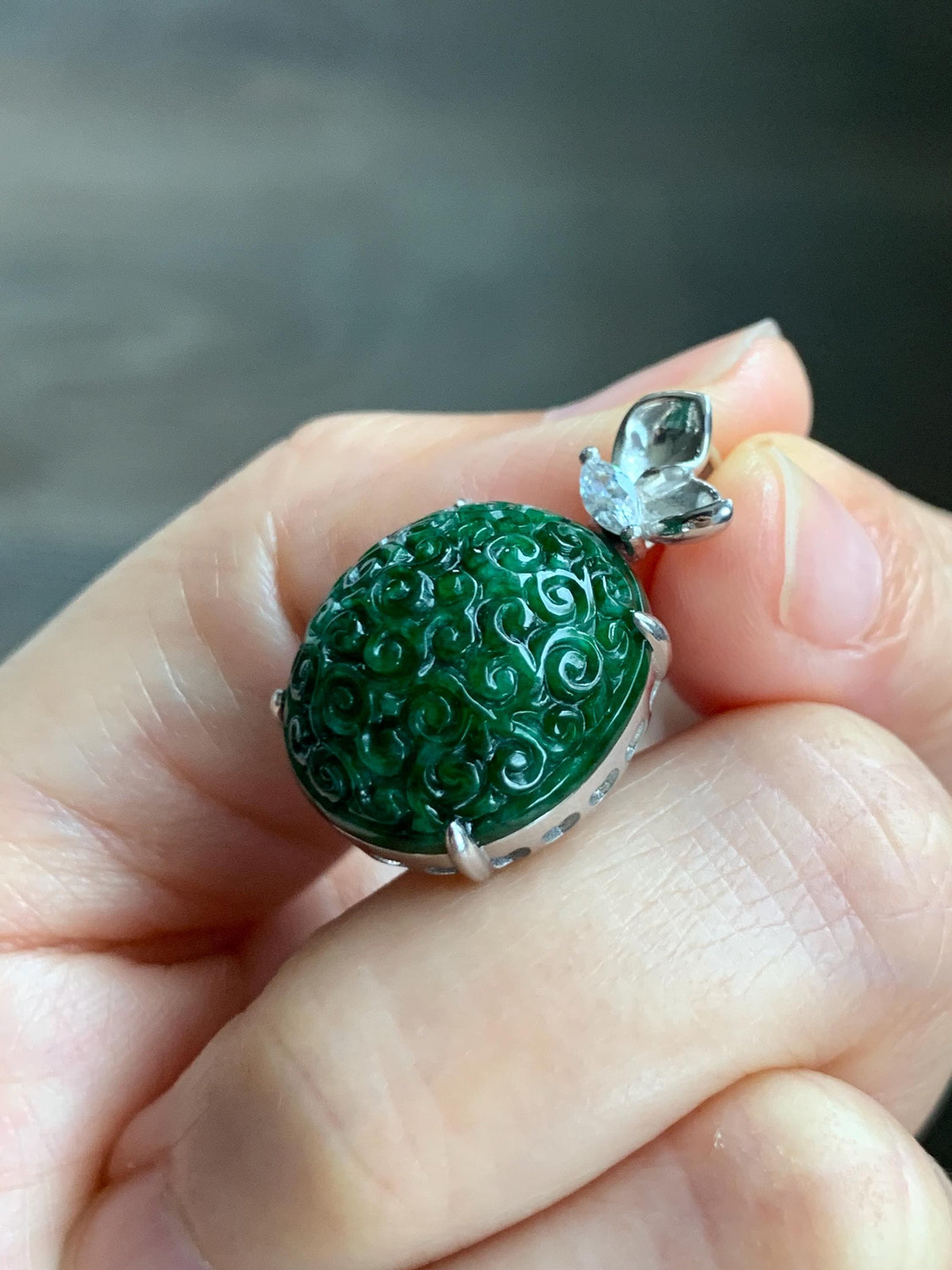 Certified Natural Grade A Intense Green Jade Jadeite Engraved Oval Pendant Sterling Silver Moissanite 6.11g 天然满绿花青翡翠仿古雕椭圆吊坠 999