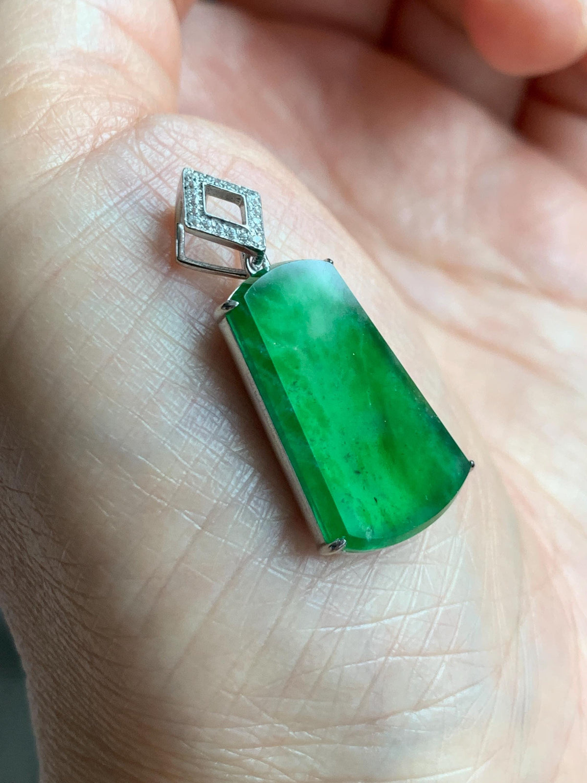 Certified Natural Grade A Guatemalan Icy Translucent Vibrant Green Jade Jadeite Wu Shi Pai Pendant Sterling Silver 3.83g 天然冰危绿翡翠无事牌镶嵌吊坠 1008