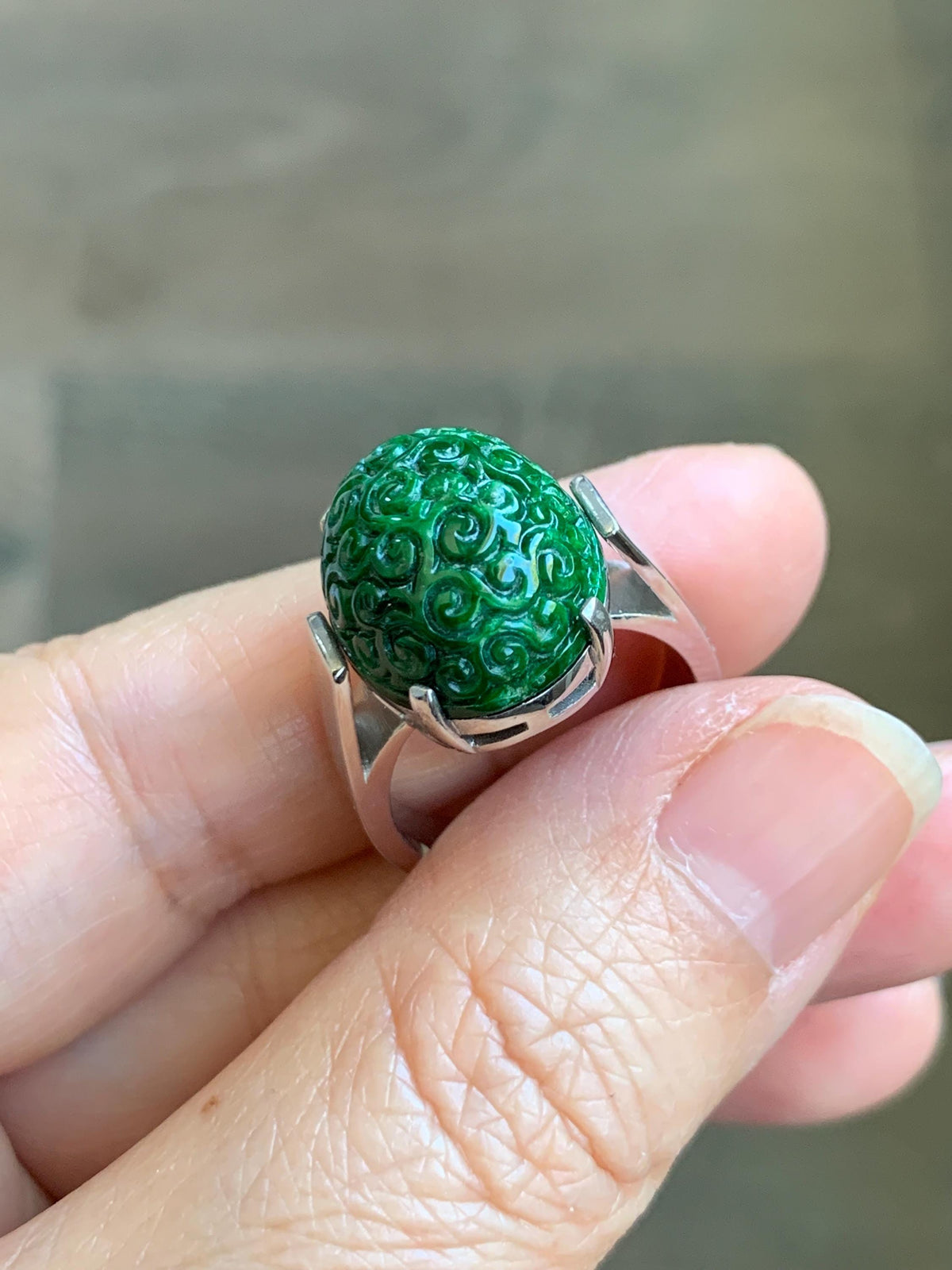 Certified Natural Grade A Icy Intense Green Hua Qing Jade Jadeite Engraved Large Oval Ring Size 7.25 US 9.41g 天然满绿花青翡翠仿古雕大蛋面戒指 1020