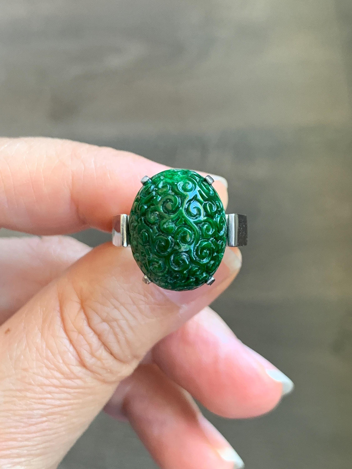 Certified Natural Grade A Icy Intense Green Hua Qing Jade Jadeite Engraved Large Oval Ring Size 7.25 US 9.41g 天然满绿花青翡翠仿古雕大蛋面戒指 1020