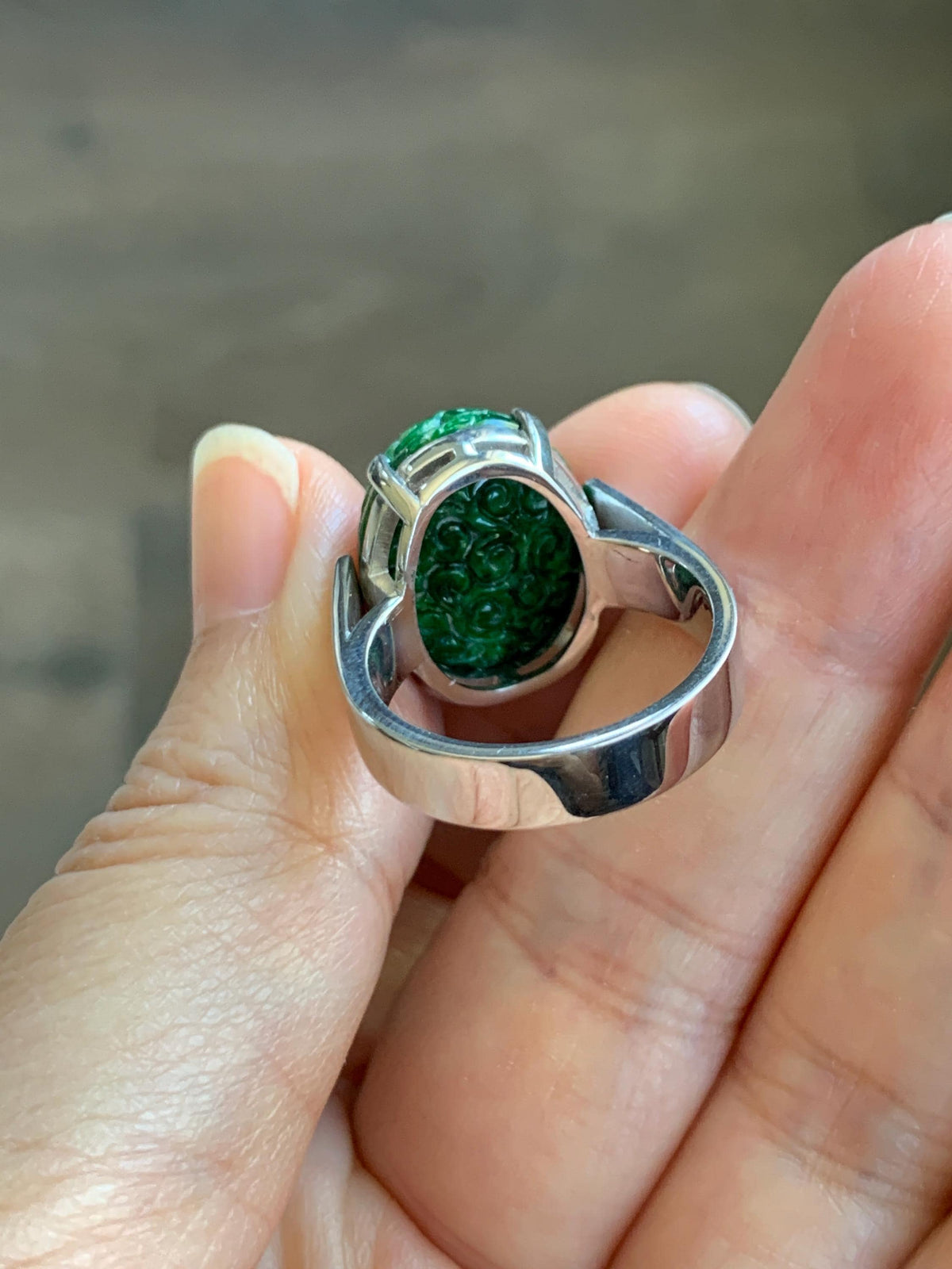 Certified Natural Grade A Icy Intense Green Hua Qing Jade Jadeite Engraved Large Oval Ring Size 7.25 US 9.41g 天然满绿花青翡翠仿古雕大蛋面戒指 1020