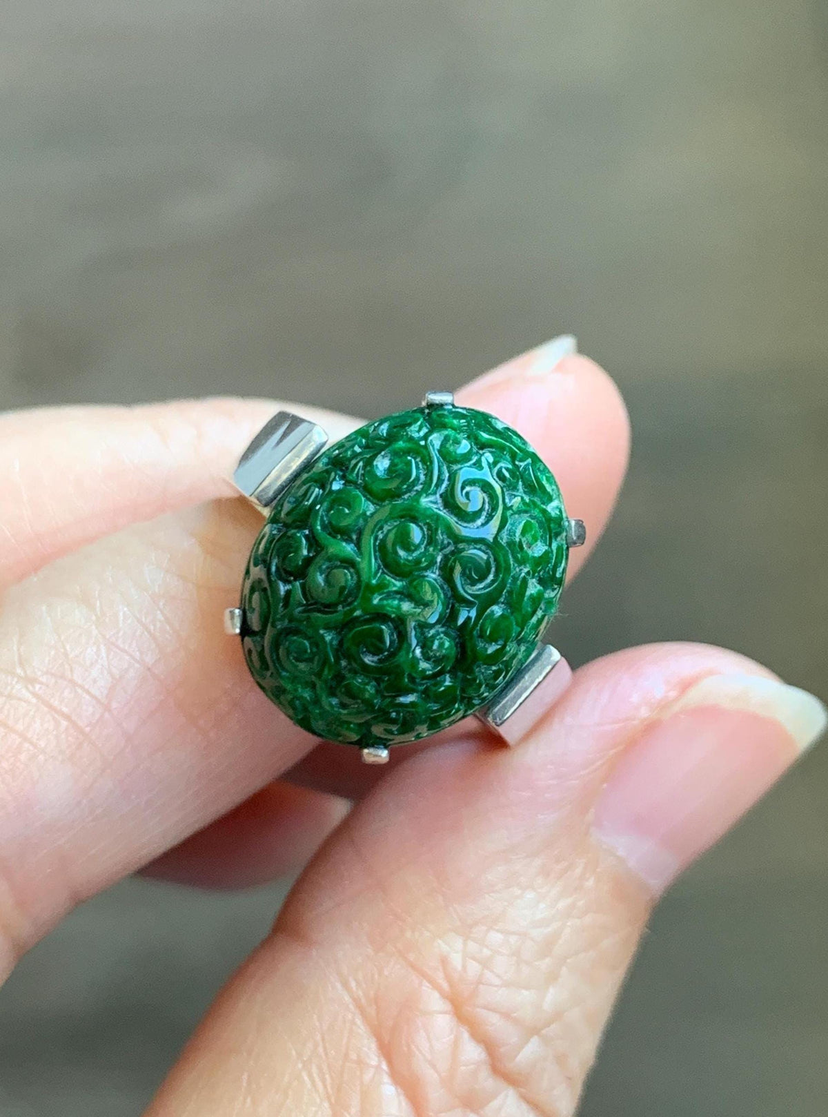 Certified Natural Grade A Icy Intense Green Hua Qing Jade Jadeite Engraved Large Oval Ring Size 7.25 US 9.41g 天然满绿花青翡翠仿古雕大蛋面戒指 1020