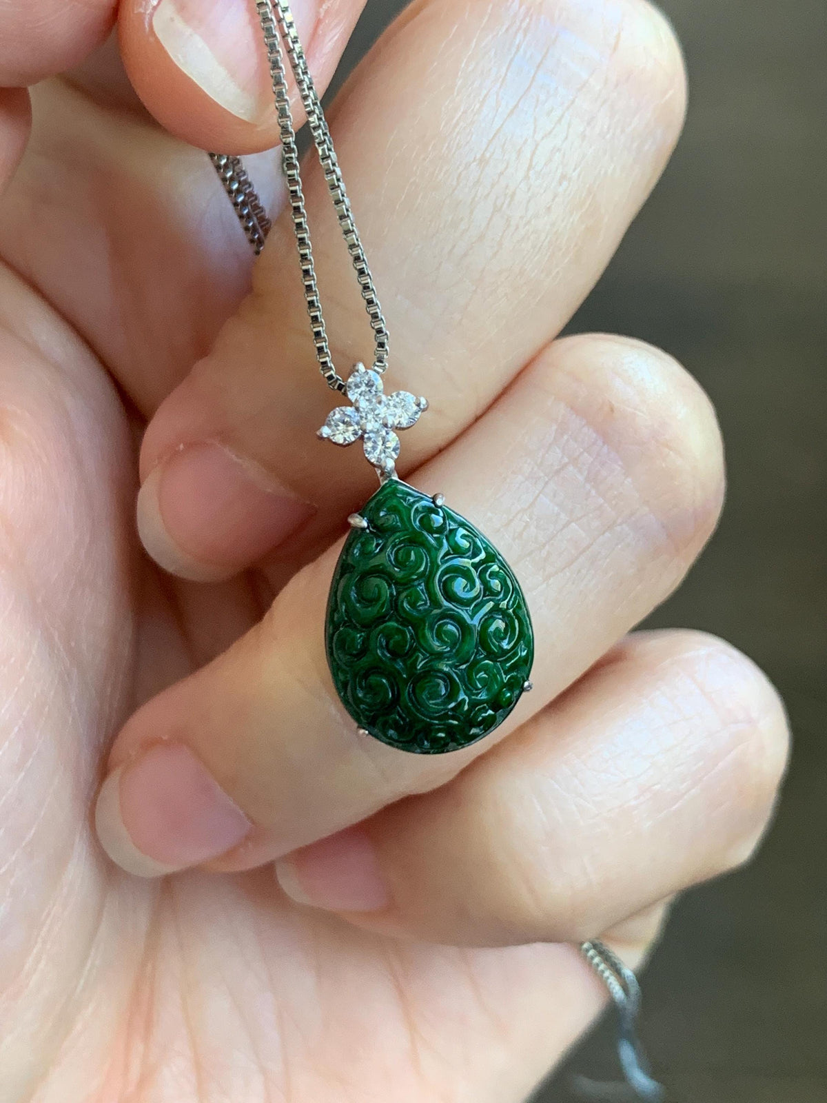 Certified Natural Grade A Intense Green Jade Jadeite Engraved Teardrop Pendant Sterling Silver Moissanite 2.17g 天然满绿花青翡翠仿古雕水滴吊坠 1000