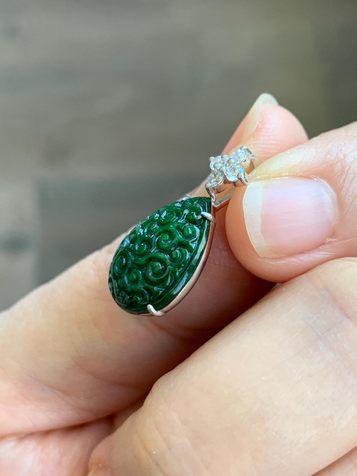 Certified Natural Grade A Intense Green Jade Jadeite Engraved Teardrop Pendant Sterling Silver Moissanite 2.17g 天然满绿花青翡翠仿古雕水滴吊坠 1000