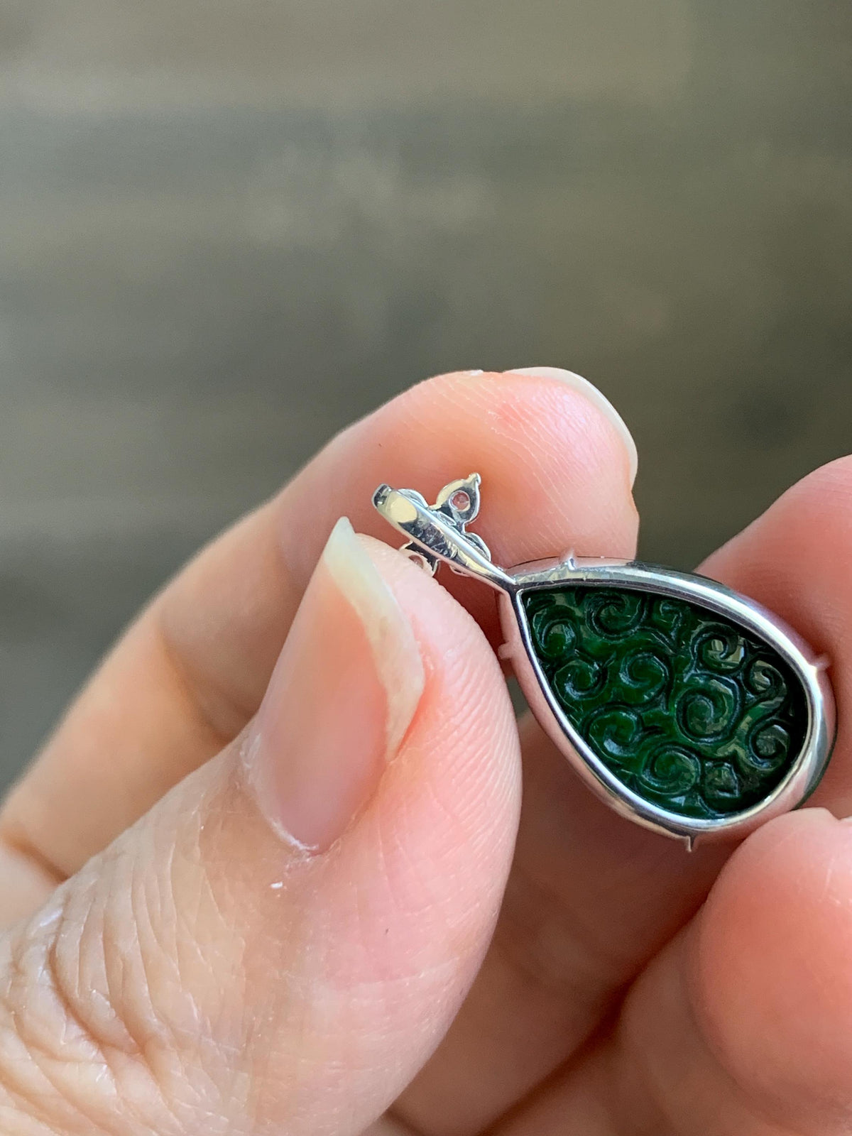 Certified Natural Grade A Intense Green Jade Jadeite Engraved Teardrop Pendant Sterling Silver Moissanite 2.2g 天然满绿花青翡翠仿古雕水滴吊坠 1002
