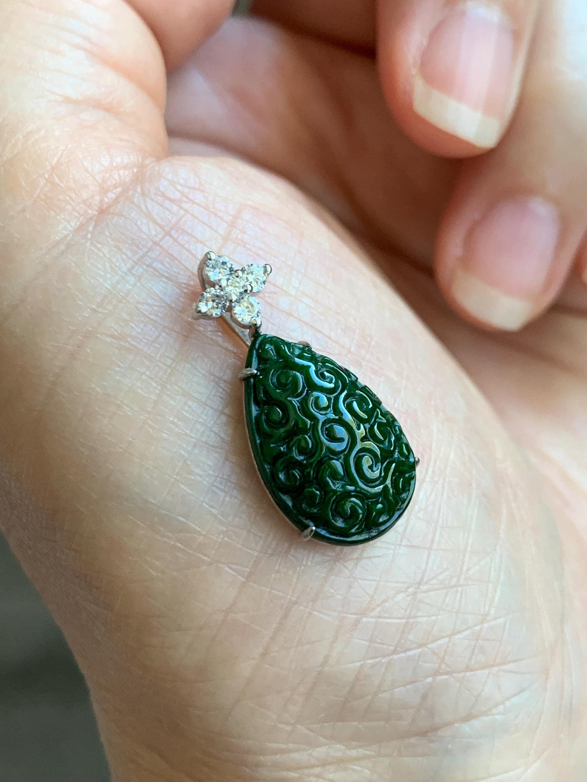 Certified Natural Grade A Intense Green Jade Jadeite Engraved Teardrop Pendant Sterling Silver Moissanite 2.2g 天然满绿花青翡翠仿古雕水滴吊坠 1002