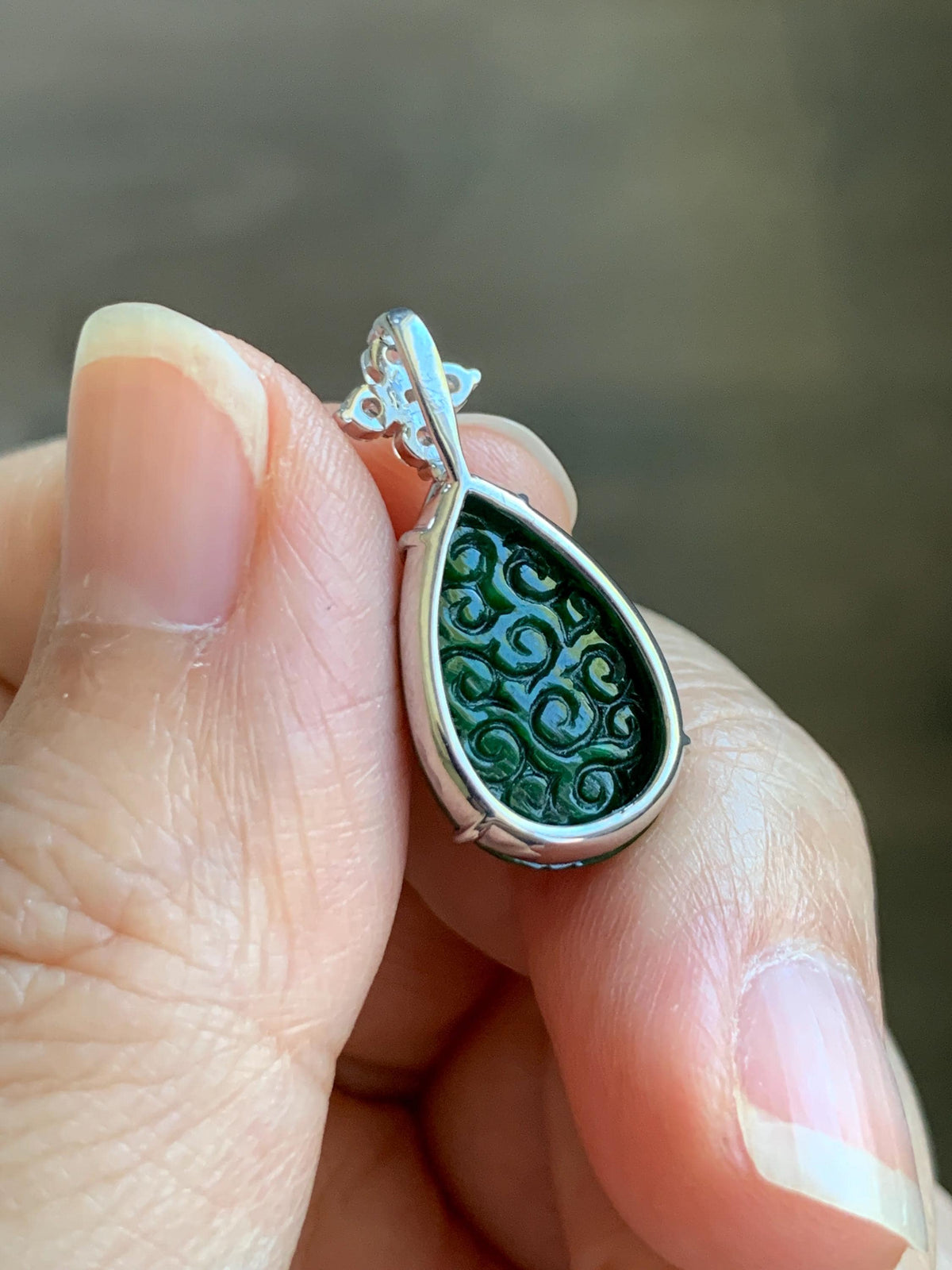 Certified Natural Grade A Intense Green Jade Jadeite Engraved Teardrop Pendant Sterling Silver Moissanite 2.2g 天然满绿花青翡翠仿古雕水滴吊坠 1002