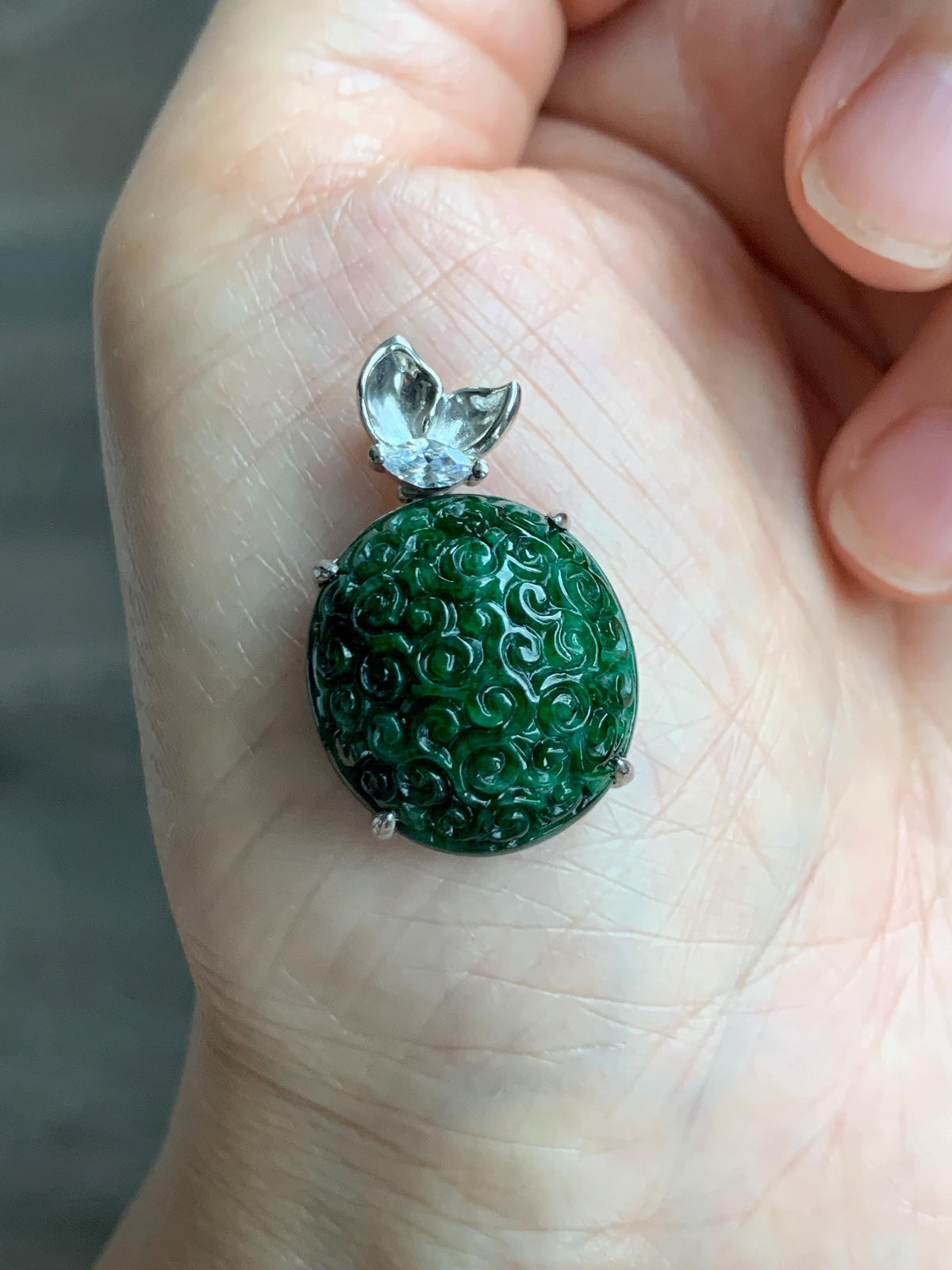 Certified Natural Grade A Intense Green Jade Jadeite Engraved Oval Pendant Sterling Silver Moissanite 6.11g 天然满绿花青翡翠仿古雕椭圆吊坠 999