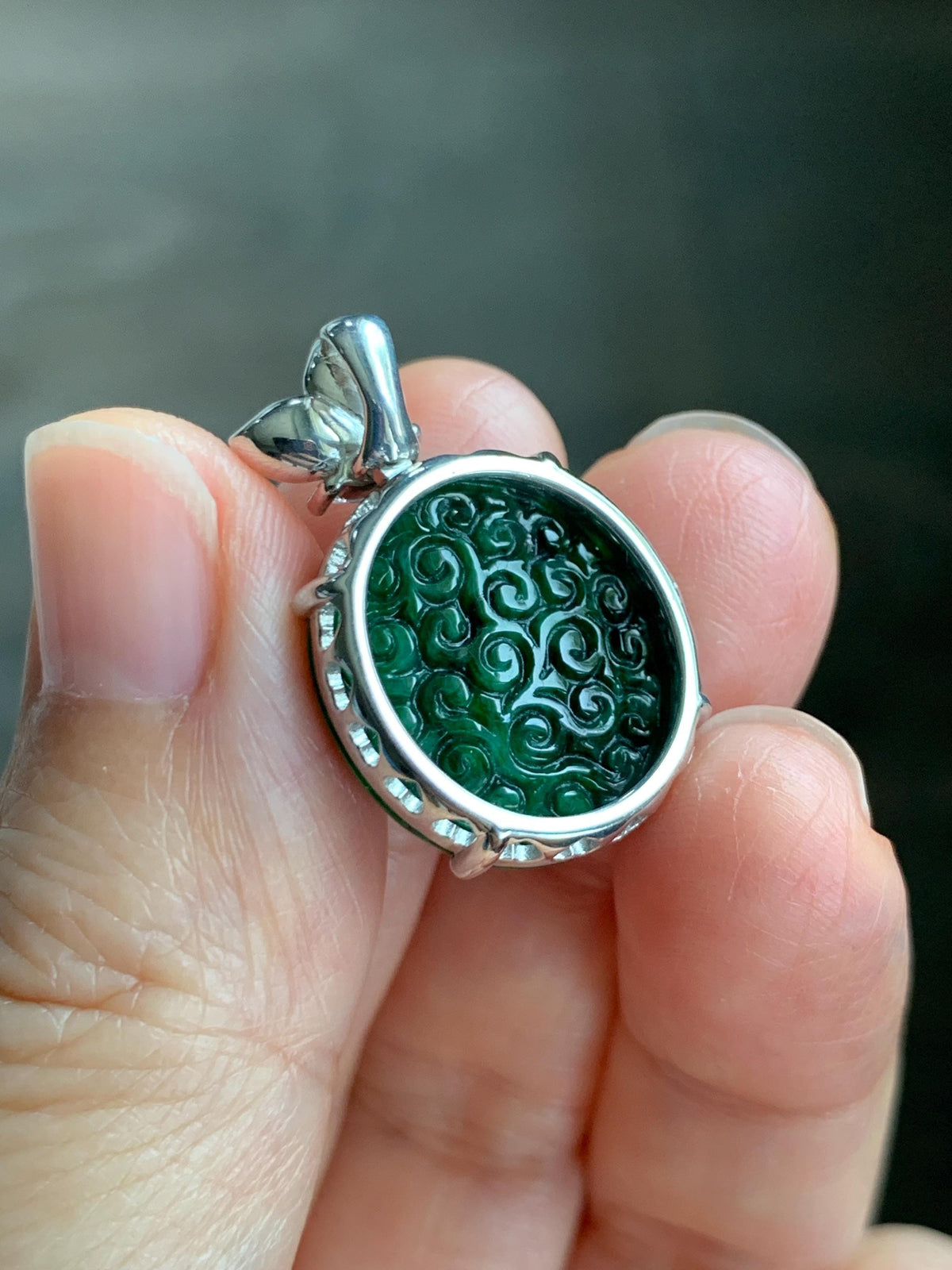 Certified Natural Grade A Intense Green Jade Jadeite Engraved Oval Pendant Sterling Silver Moissanite 6.11g 天然满绿花青翡翠仿古雕椭圆吊坠 999