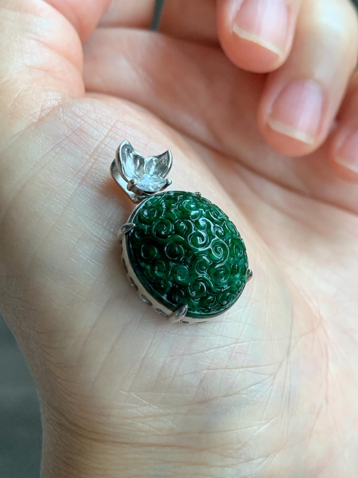 Certified Natural Grade A Intense Green Jade Jadeite Engraved Oval Pendant Sterling Silver Moissanite 6.11g 天然满绿花青翡翠仿古雕椭圆吊坠 999