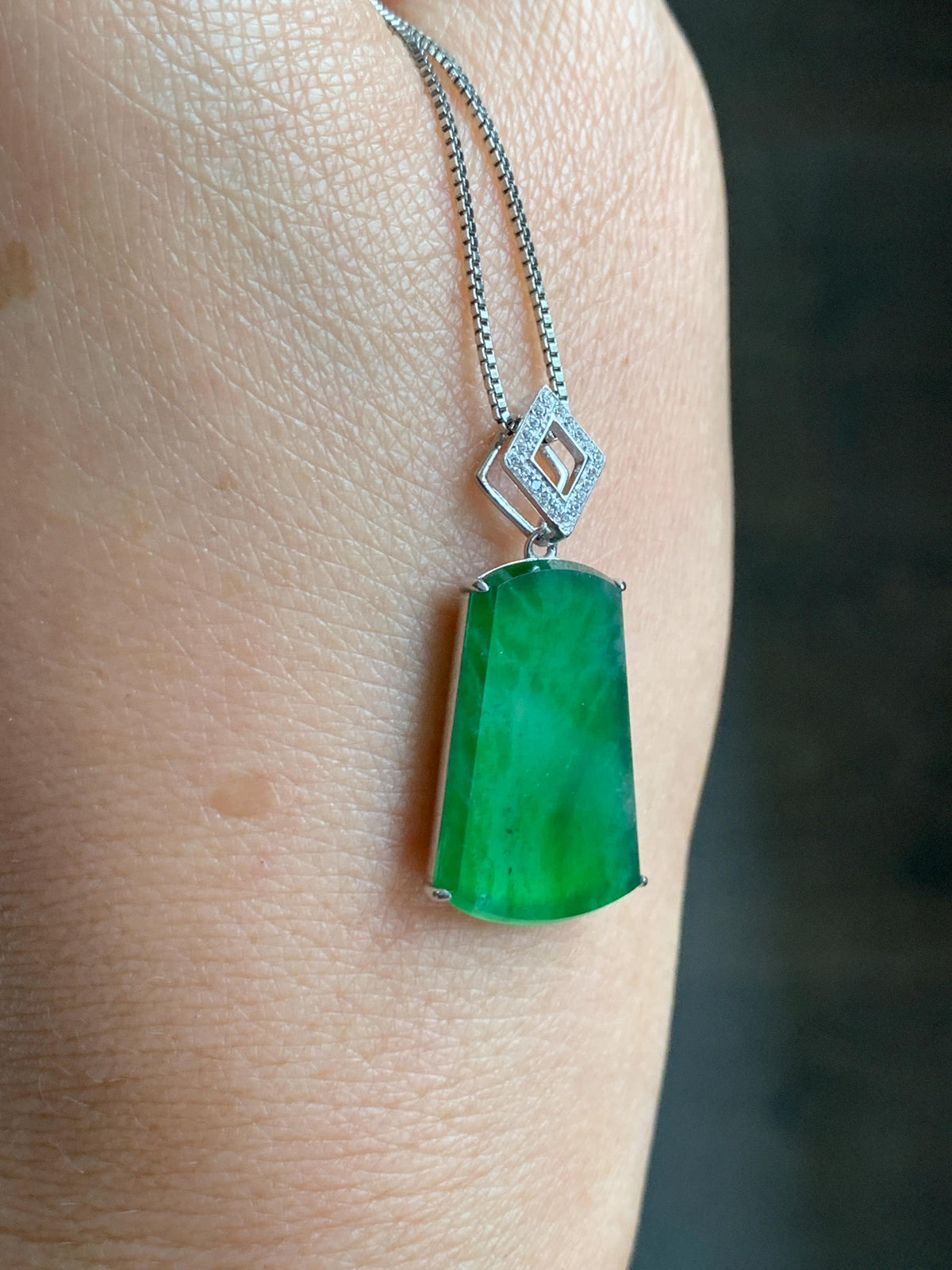 Certified Natural Grade A Guatemalan Icy Translucent Vibrant Green Jade Jadeite Wu Shi Pai Pendant Sterling Silver 3.83g 天然冰危绿翡翠无事牌镶嵌吊坠 1008