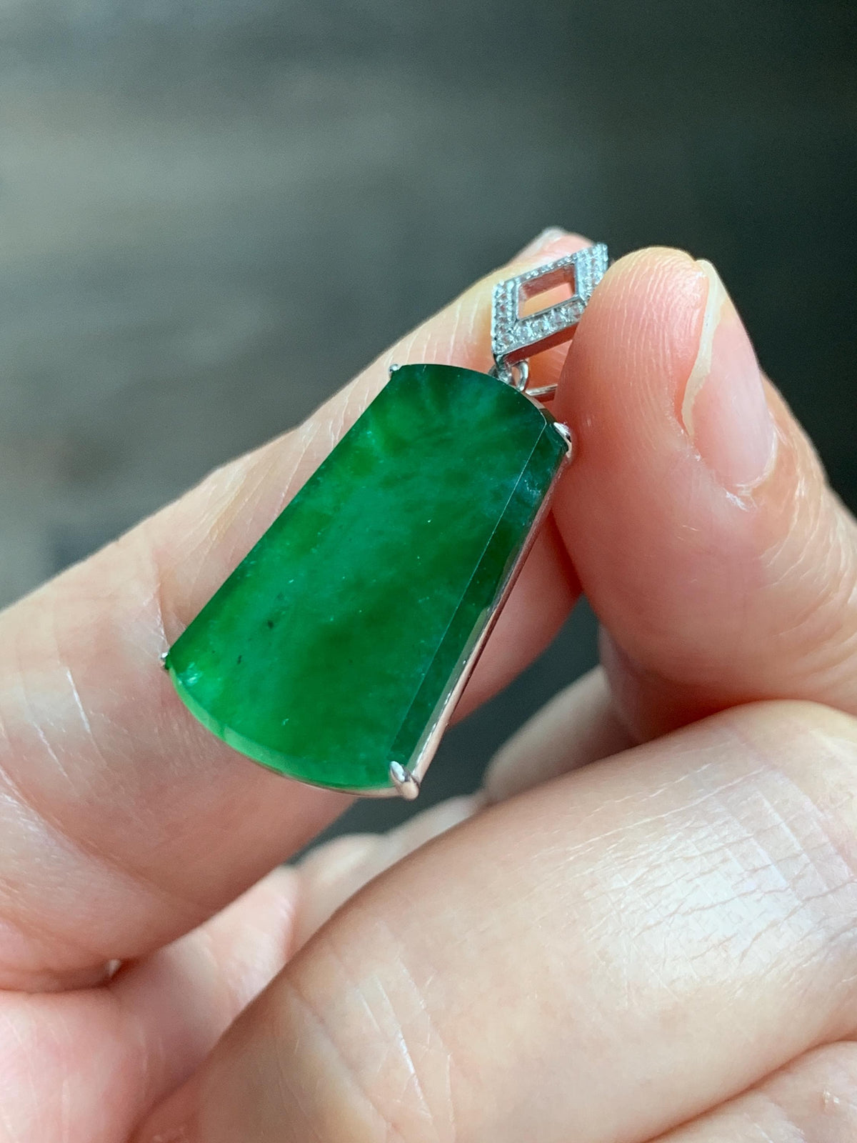 Certified Natural Grade A Guatemalan Icy Translucent Vibrant Green Jade Jadeite Wu Shi Pai Pendant Sterling Silver 3.83g 天然冰危绿翡翠无事牌镶嵌吊坠 1008