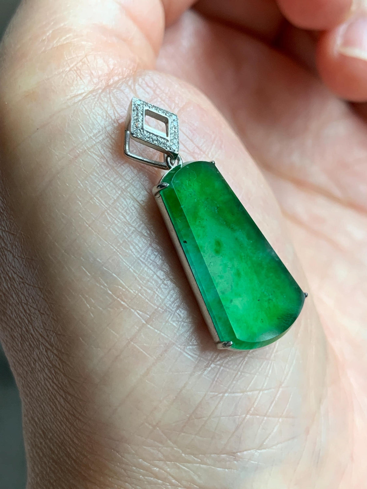 Certified Natural Grade A Guatemalan Icy Translucent Vibrant Green Jade Jadeite Wu Shi Pai Pendant Sterling Silver 3.79g 天然冰危绿翡翠无事牌镶嵌吊坠 1007
