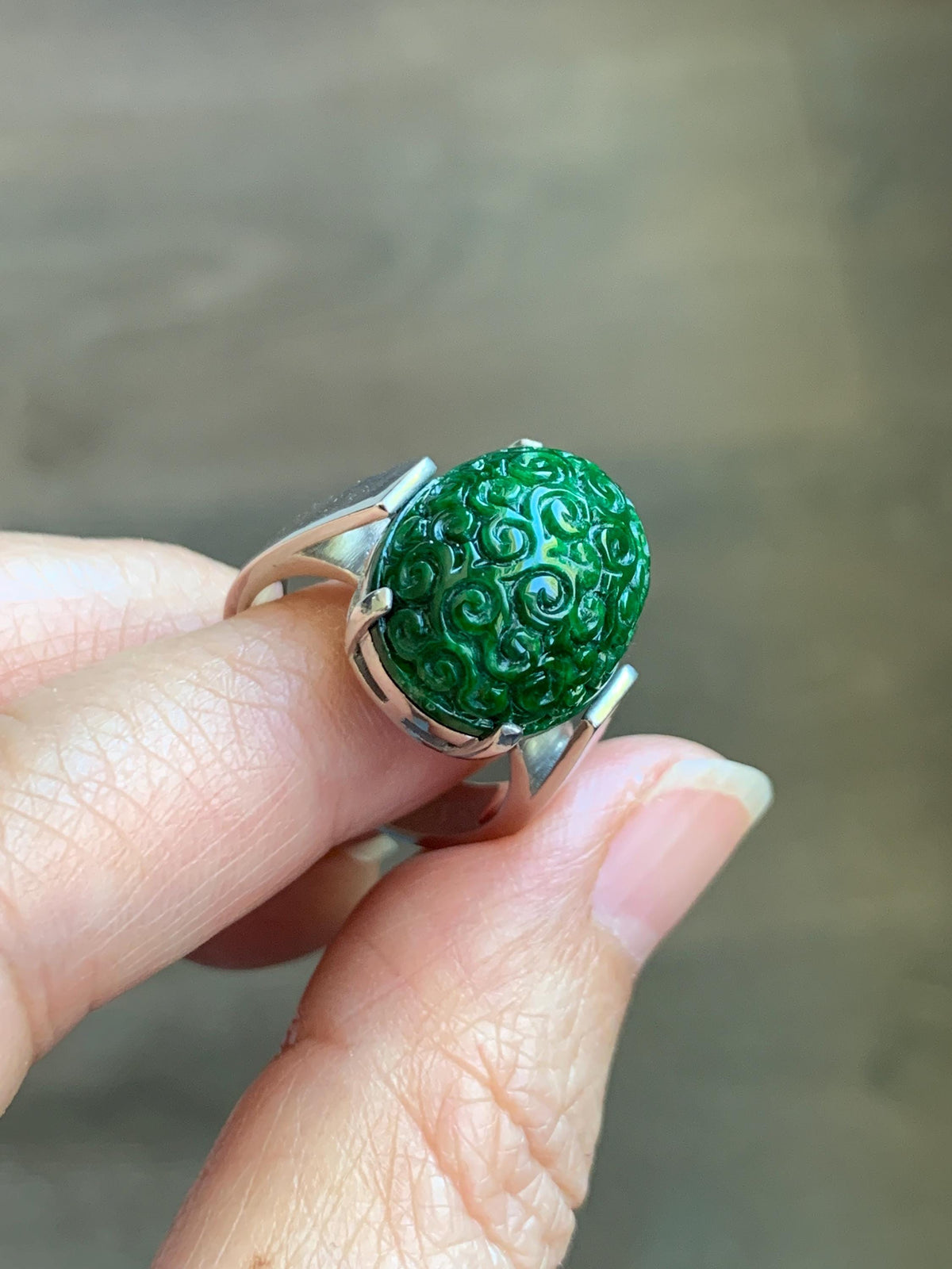 Certified Natural Grade A Icy Intense Green Hua Qing Jade Jadeite Engraved Large Oval Ring Size 7.25 US 9.41g 天然满绿花青翡翠仿古雕大蛋面戒指 1020