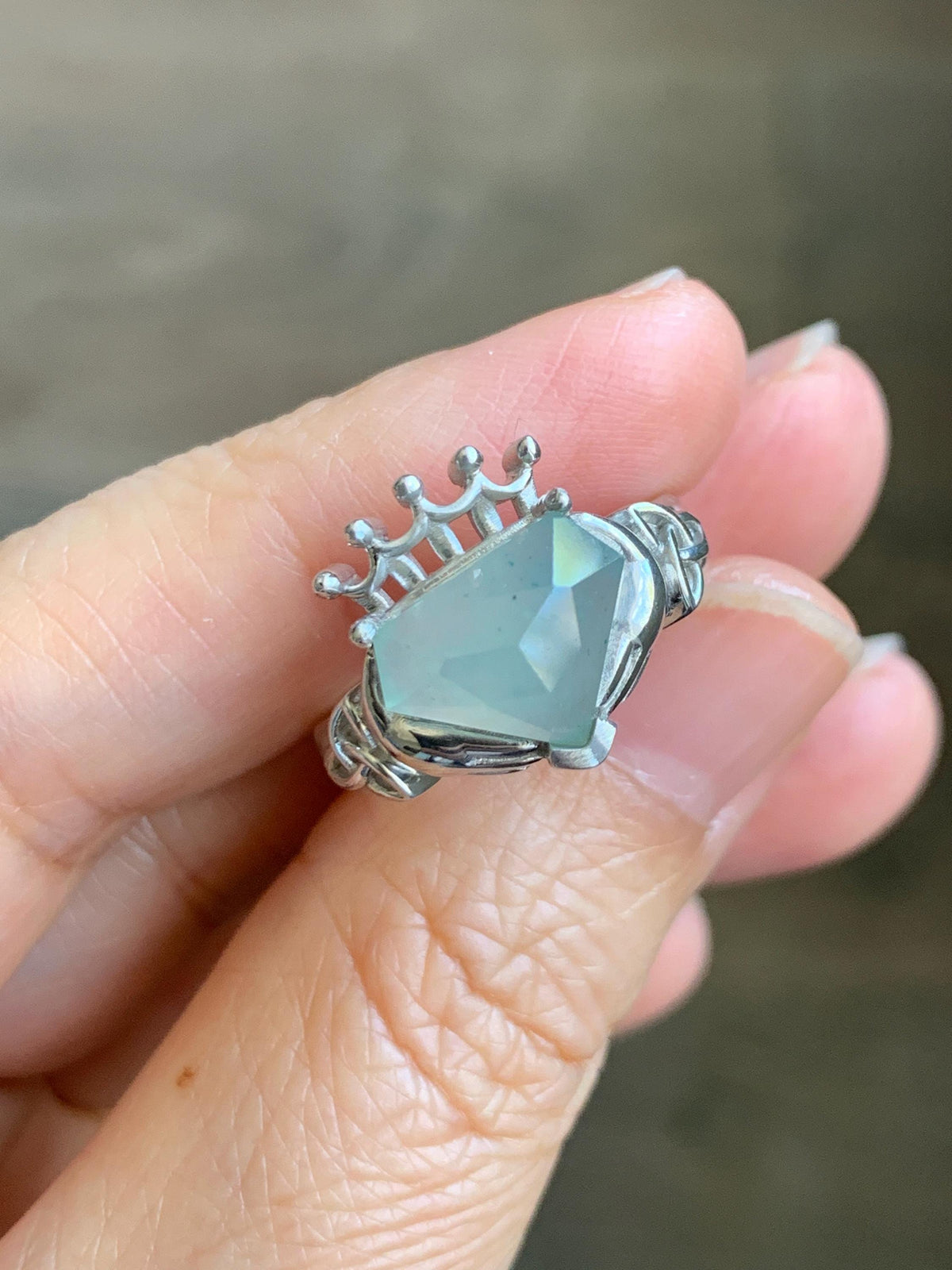 Certified Natural Garde A Icy Highly Translucent Pastel Green Jade Jadeite Claddagh Ring Sterling Silver Size 7.25 US 天然冰晴钻石切割面翡翠克拉达戒指 1028