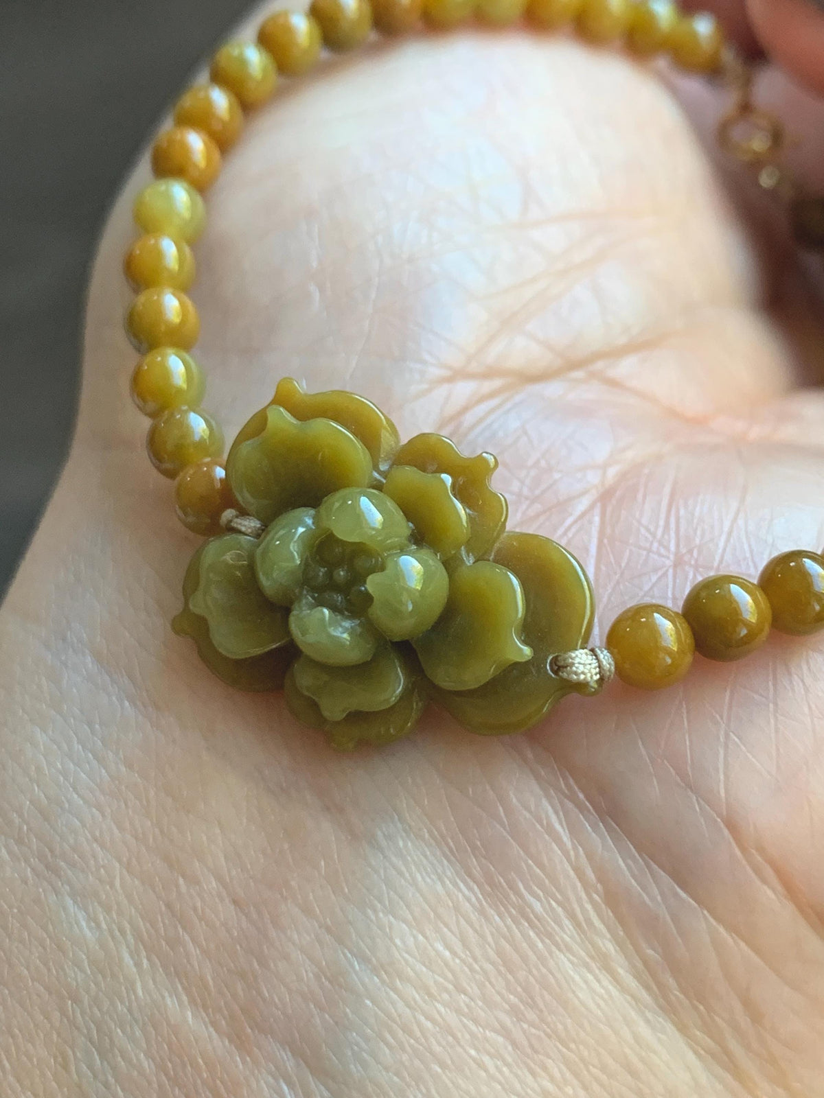 Natural Guatemalan Translucent Rich Yellow Jade Jadeite Lotus Flower Petite Jadeite Beads Beaded Bracelet 6.75” 8g 天然冰危油黄翡翠莲花满黄小圆珠手串 WHH240