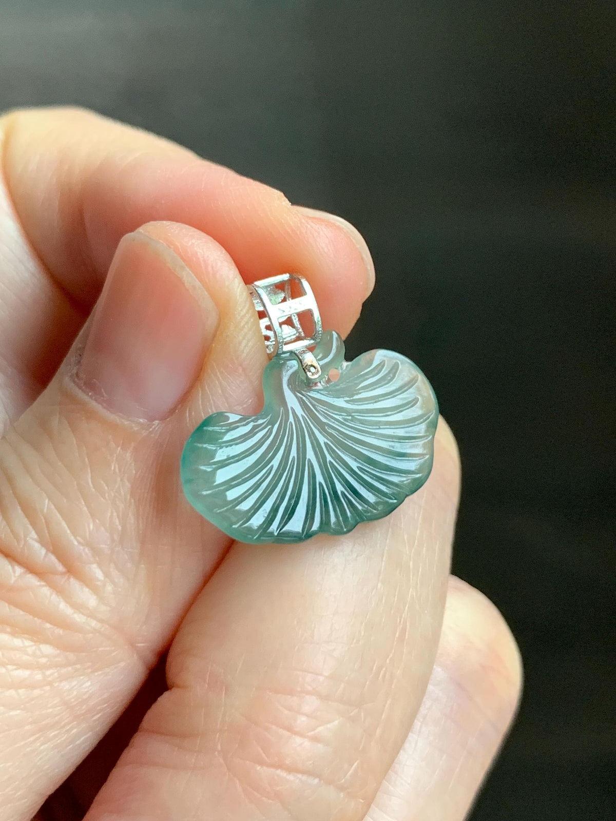 Petite Natural Grade A Icy Highly Translucent Dark Green Marbled Jade Jadeite Ginkgo Leaf Pendant Sterling Silver 天然冰胶飘花翡翠银杏叶迷你吊坠 MYX330A