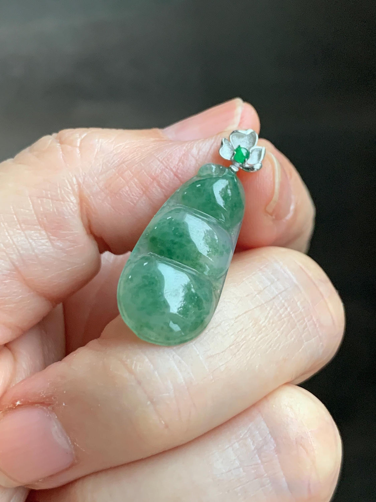 Certified Natural Grade A Icy Translucent Green Marbled Jade Jadeite Lucky Peapod Pendant Sterling Silver 2.33g 天然冰胶飘绿花翡翠福豆吊坠 1237