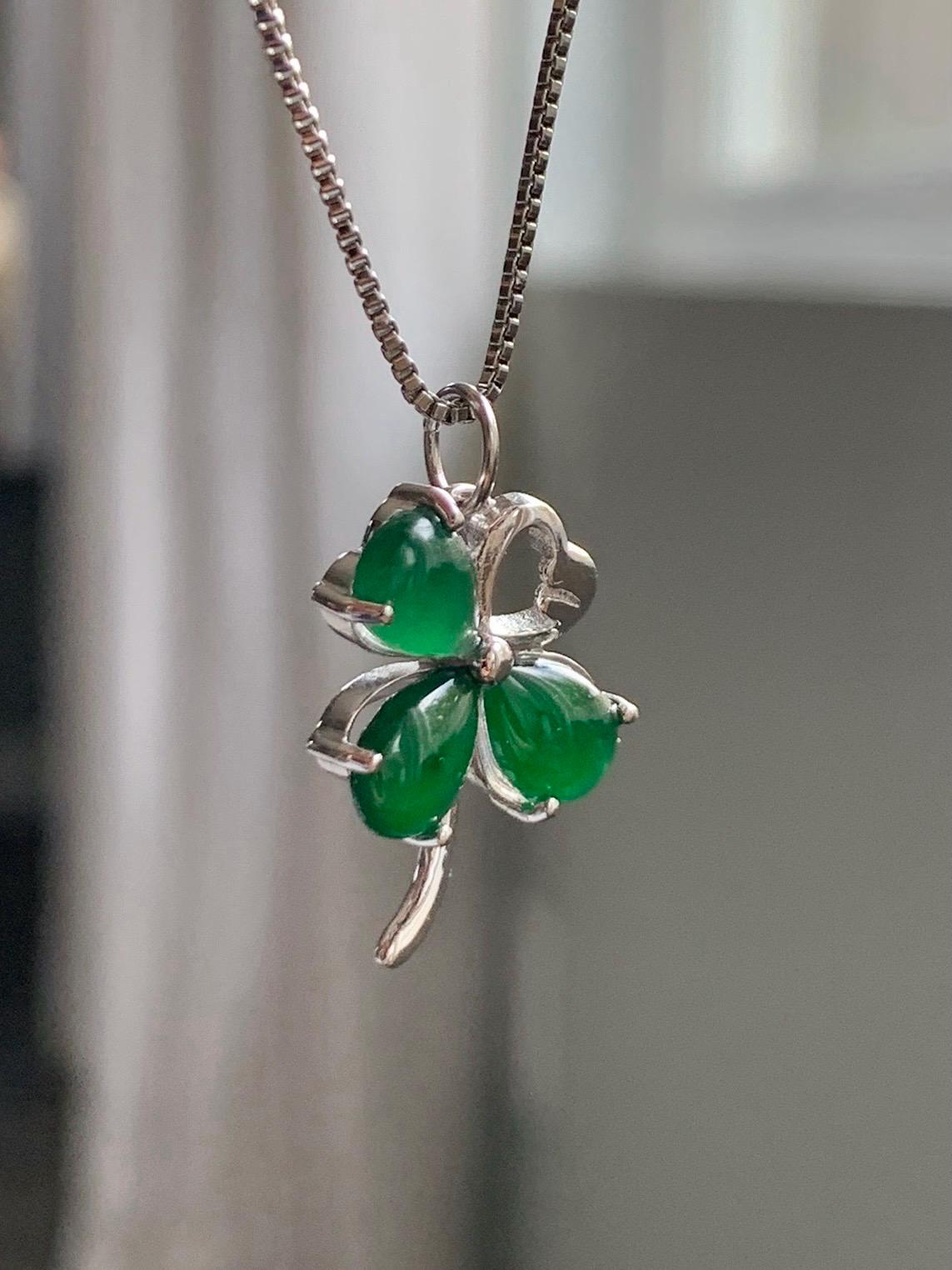 Natural Grade A Guatemalan Icy Translucent Vibrant Green Teardrop Jade Jadeite Clover Leaf Pendant Sterling Silver 天然冰危绿水滴翡翠四叶草镶嵌吊坠 WLC165