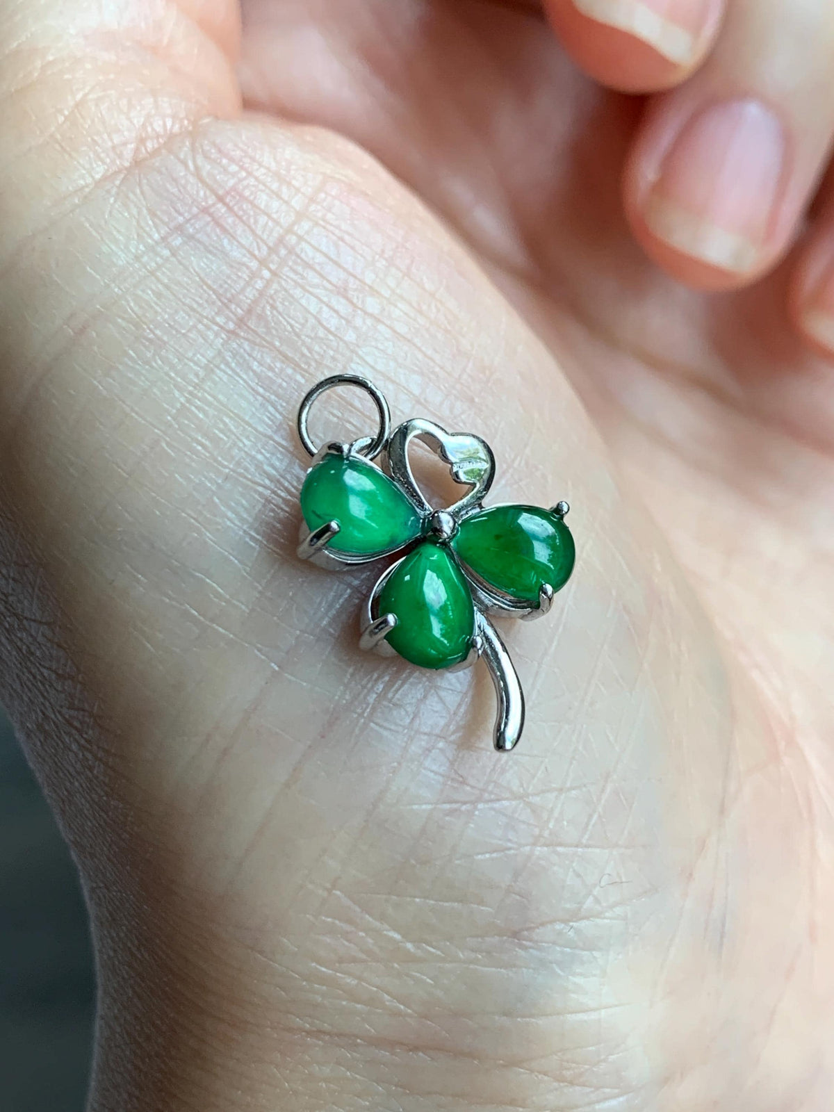 Natural Grade A Guatemalan Icy Translucent Vibrant Green Teardrop Jade Jadeite Clover Leaf Pendant Sterling Silver 天然冰危绿水滴翡翠四叶草镶嵌吊坠 WLC165
