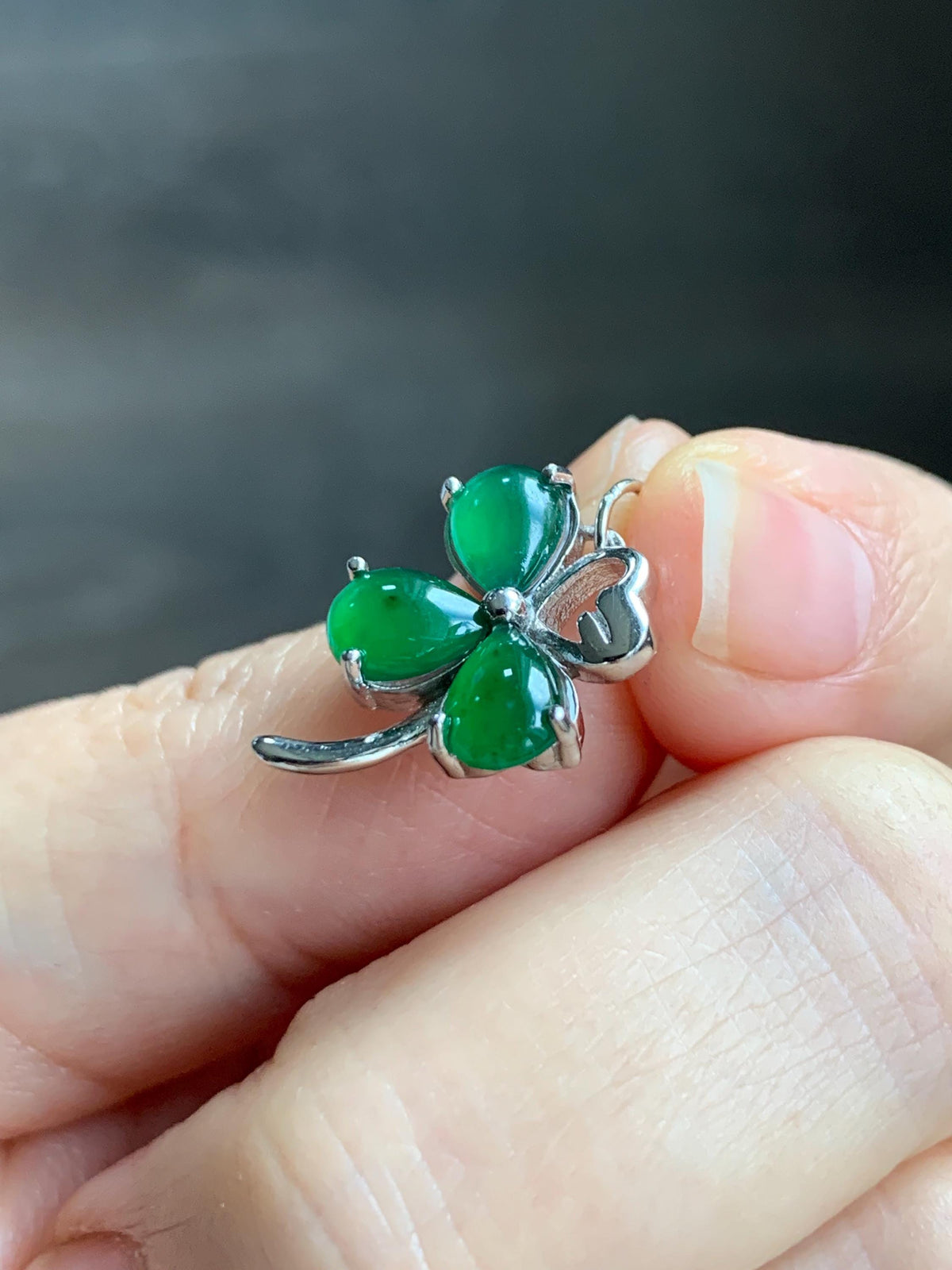Natural Grade A Guatemalan Icy Translucent Vibrant Green Teardrop Jade Jadeite Clover Leaf Pendant Sterling Silver 天然冰危绿水滴翡翠四叶草镶嵌吊坠 WLC165