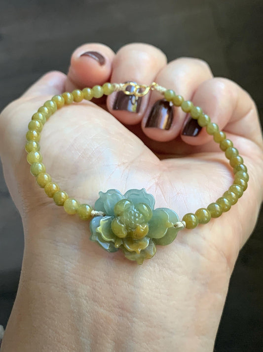 Natural Guatemalan Icy Translucent Dusty Blue Yellow Marbled Jade Jadeite Lotus Flower Petite Beaded Bracelet 7” 8g 天然冰危蓝黄翡翠莲花满黄小圆珠手串 WLH240