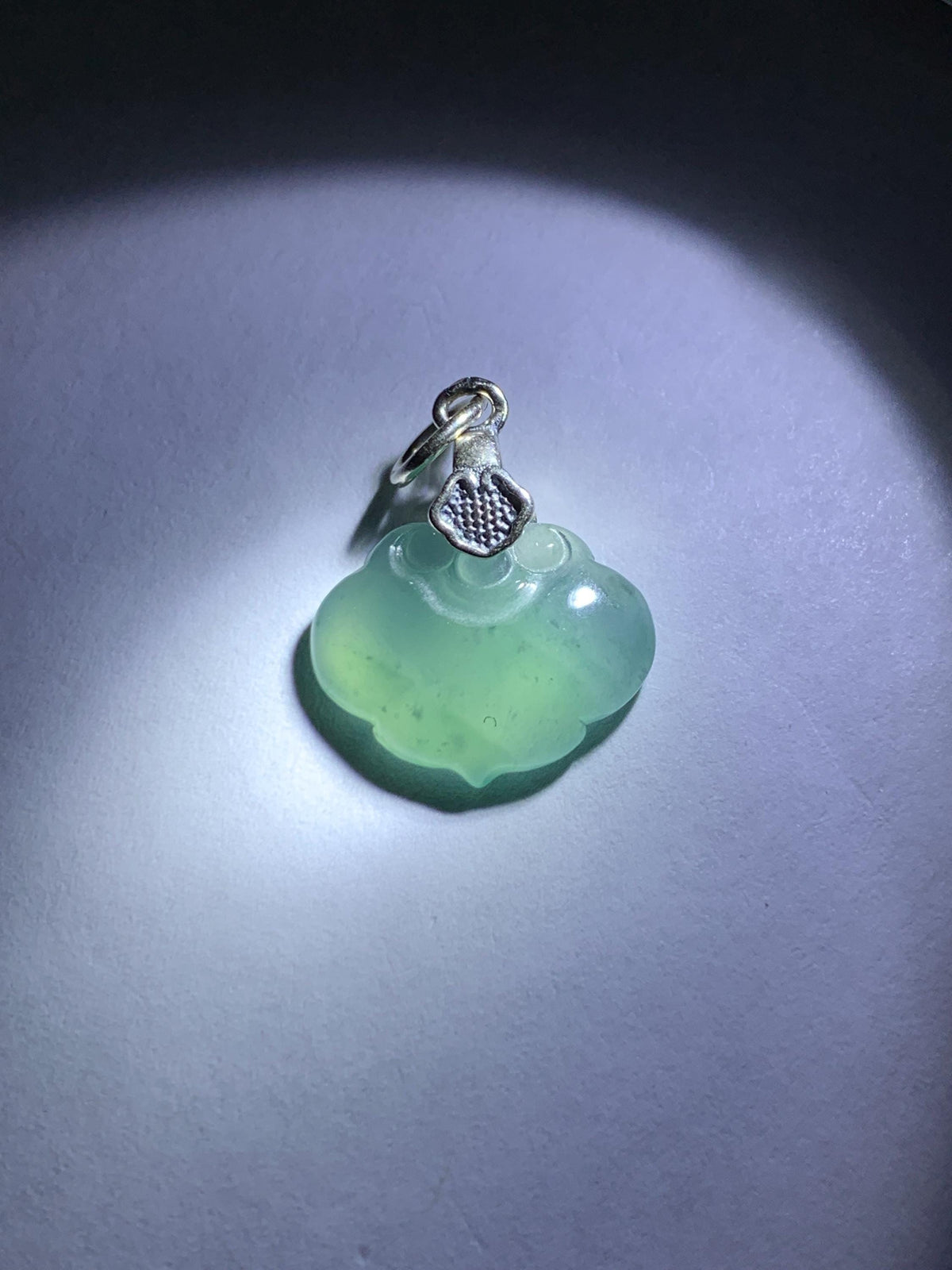 Petite Natural Grade A Guatemalan Icy Highly Translucent Teal Blue Jade Jadeite Ruyi Pendant Sterling Silver 天然冰胶老种危蓝翡翠如意吊坠 WLK180R