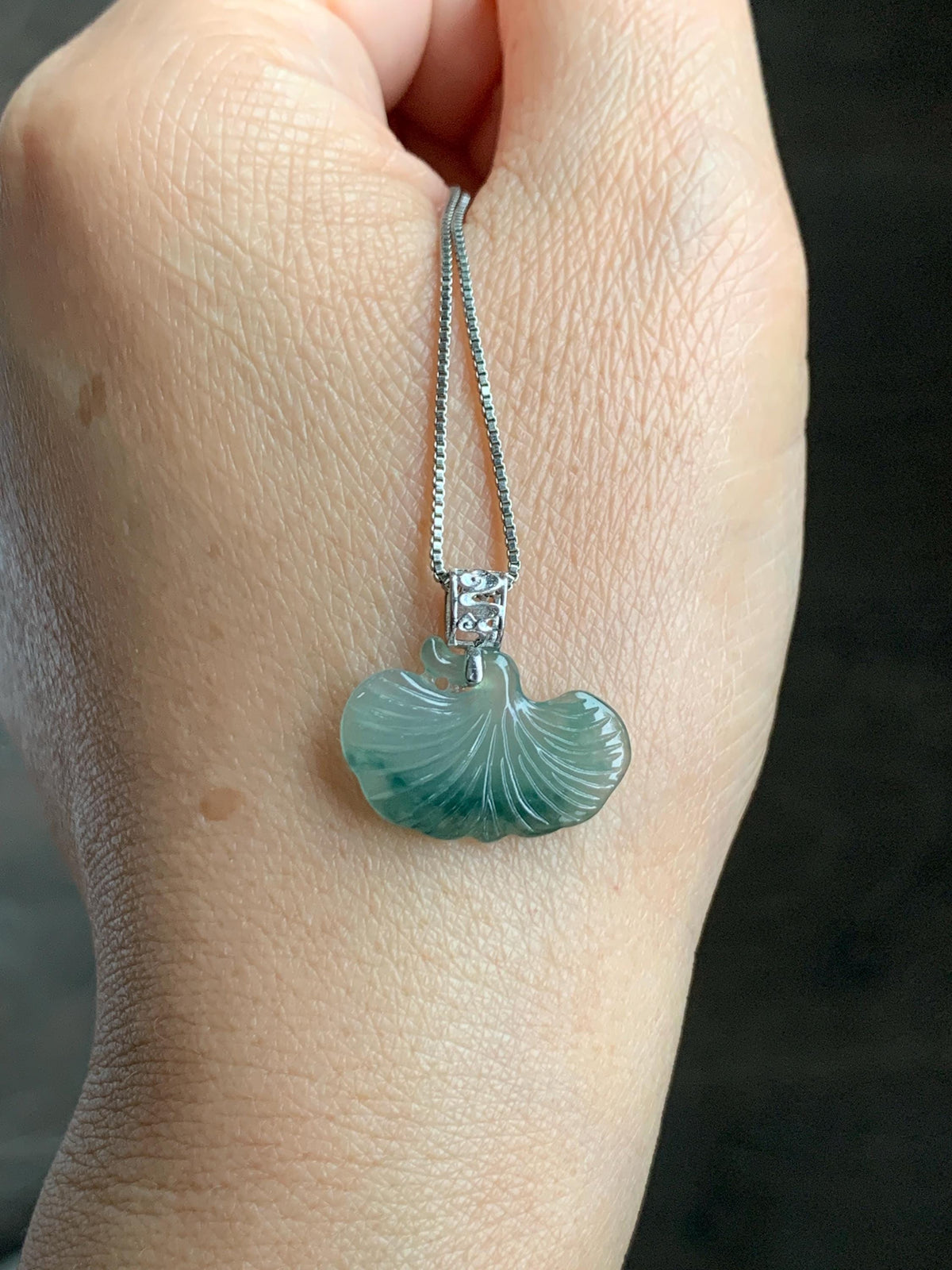 Petite Natural Grade A Icy Highly Translucent Dark Green Marbled Jade Jadeite Ginkgo Leaf Pendant Sterling Silver 天然冰胶飘花翡翠银杏叶迷你吊坠 MYX330A