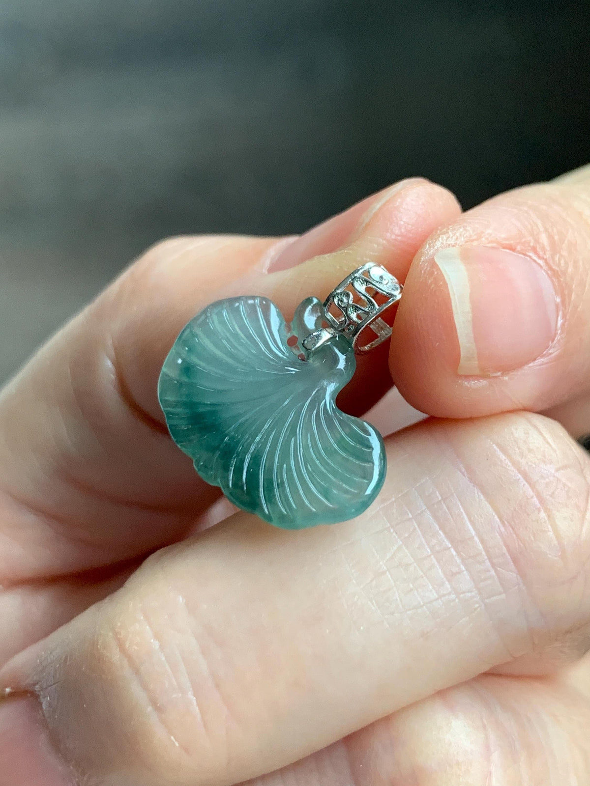 Petite Natural Grade A Icy Highly Translucent Dark Green Marbled Jade Jadeite Ginkgo Leaf Pendant Sterling Silver 天然冰胶飘花翡翠银杏叶迷你吊坠 MYX330A