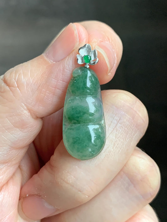 Certified Natural Grade A Icy Translucent Green Marbled Jade Jadeite Lucky Peapod Pendant Sterling Silver 2.33g 天然冰胶飘绿花翡翠福豆吊坠 1237
