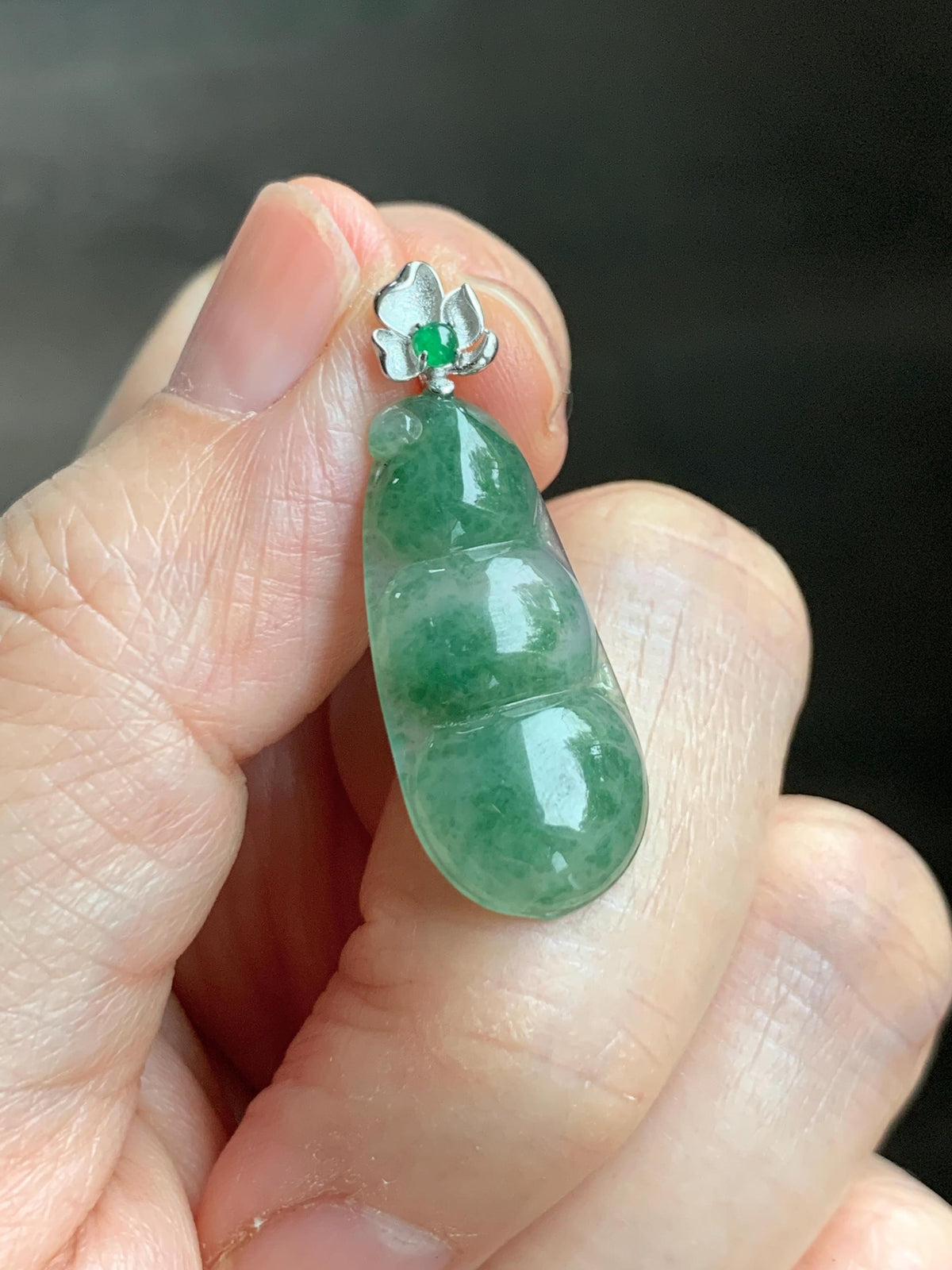 Certified Natural Grade A Icy Translucent Green Marbled Jade Jadeite Lucky Peapod Pendant Sterling Silver 2.33g 天然冰胶飘绿花翡翠福豆吊坠 1237