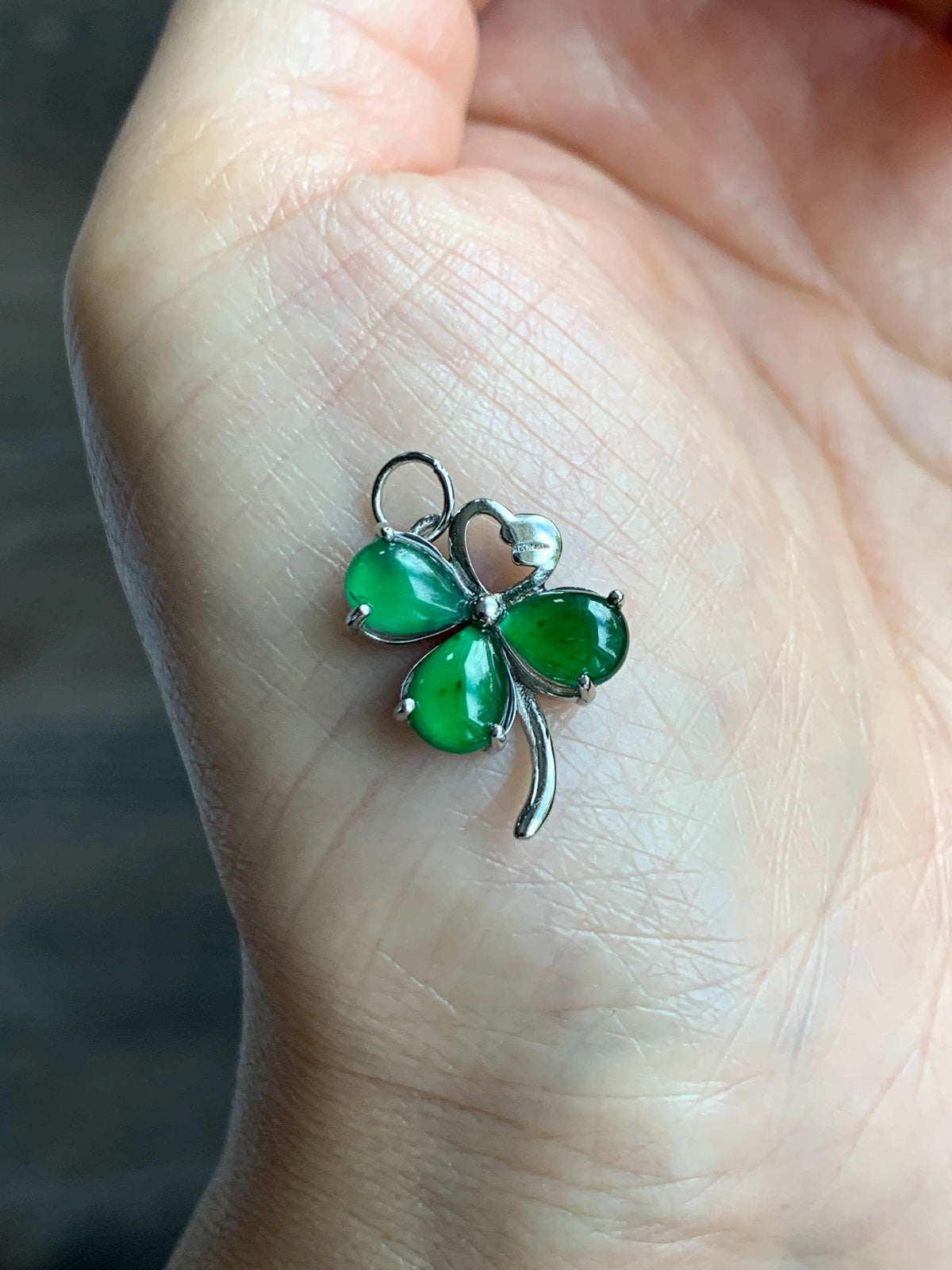 Natural Grade A Guatemalan Icy Translucent Vibrant Green Teardrop Jade Jadeite Clover Leaf Pendant Sterling Silver 天然冰危绿水滴翡翠四叶草镶嵌吊坠 WLC165
