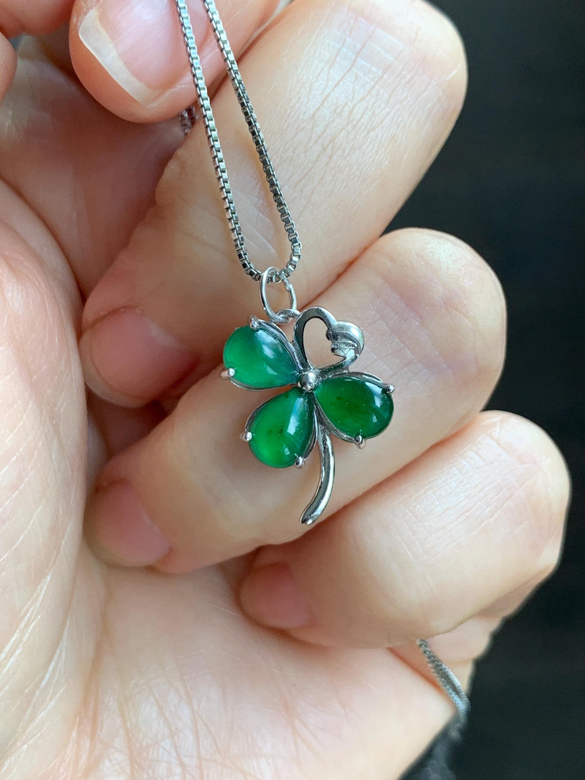 Natural Grade A Guatemalan Icy Translucent Vibrant Green Teardrop Jade Jadeite Clover Leaf Pendant Sterling Silver 天然冰危绿水滴翡翠四叶草镶嵌吊坠 WLC165