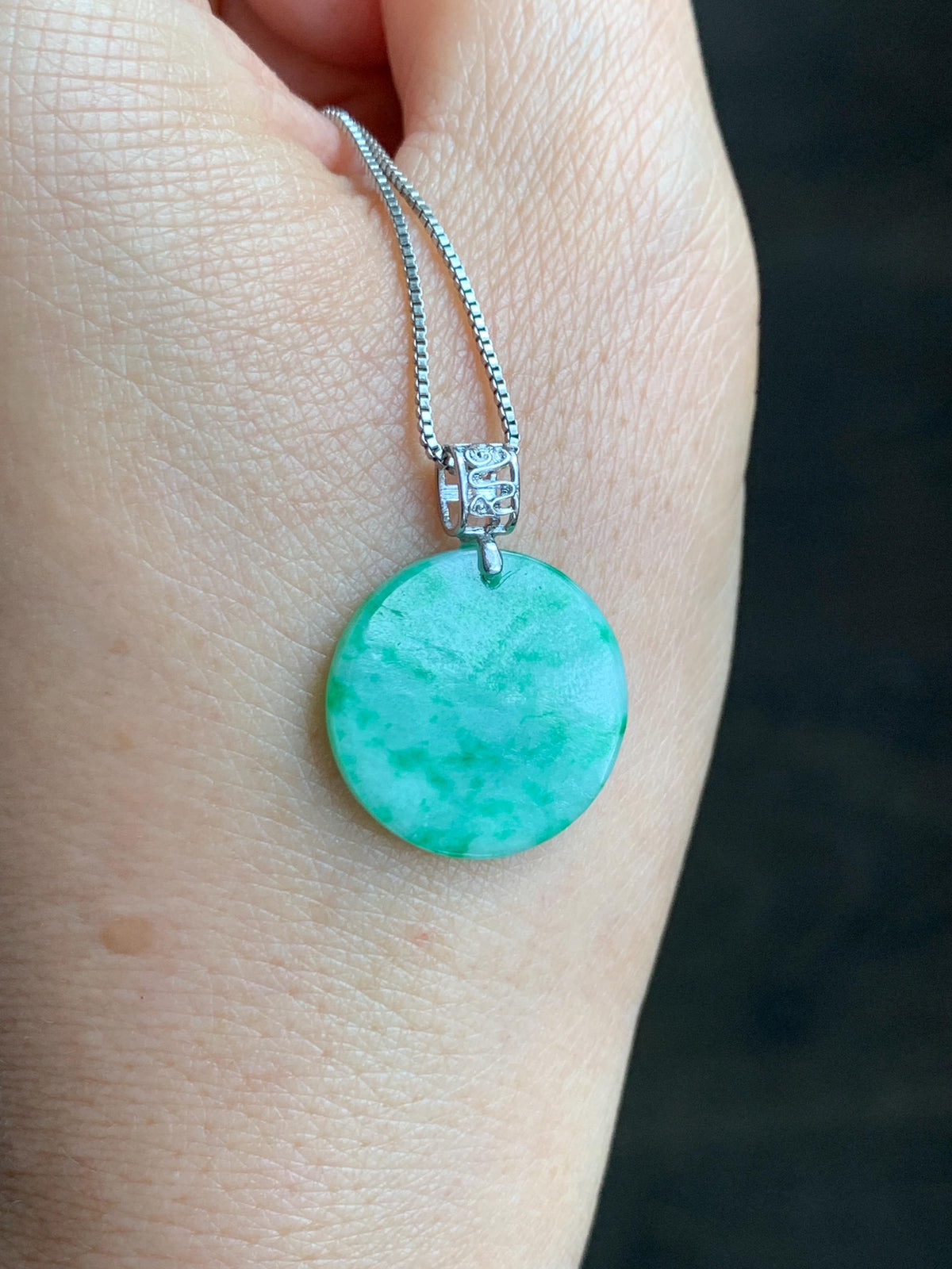 Petite Natural Grade A Icy Translucent Green Marbled Jade Jadeite Round Wu Shi Pai Pendant Sterling Silver 天然冰飘绿花翡翠无事牌镶嵌吊坠 MYL275B
