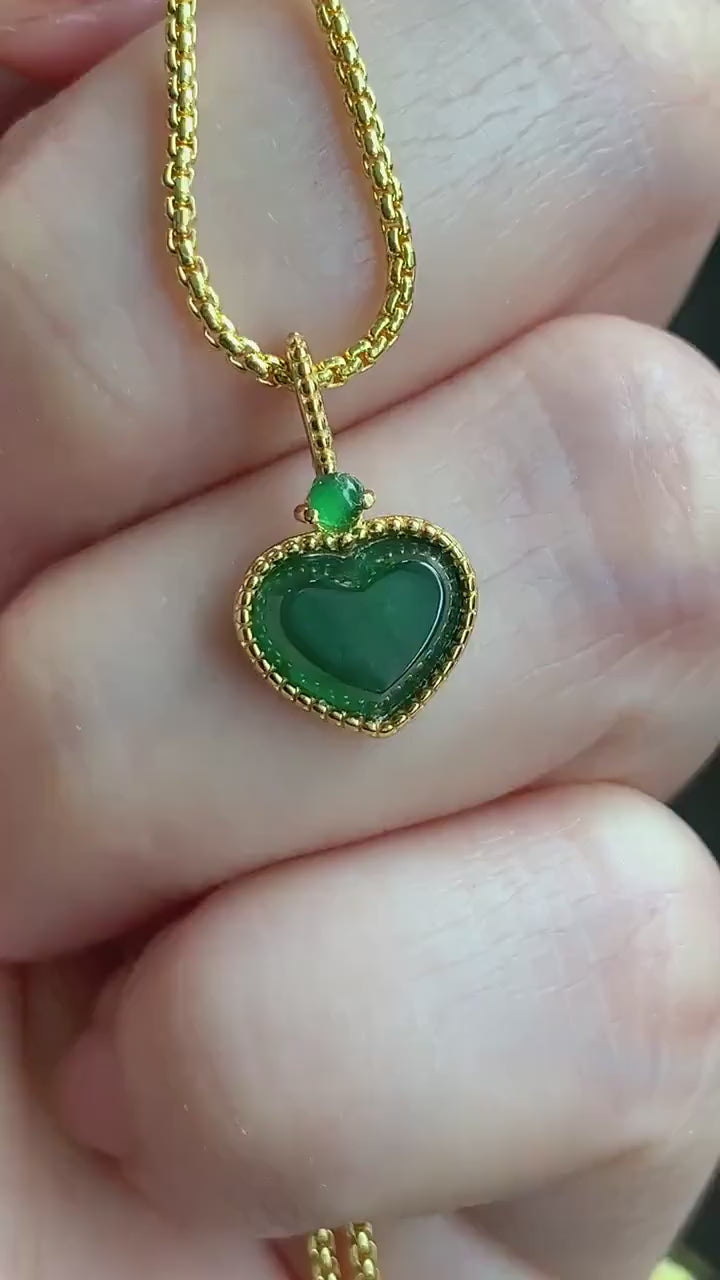 Natural Guatemalan Icy Highly Translucent Vibrant Green Jadeite Faceted Heart Pendant Sterling Silver Yellow Gold Finish 天然冰危绿翡翠爱心蛋面银镶吊坠 A