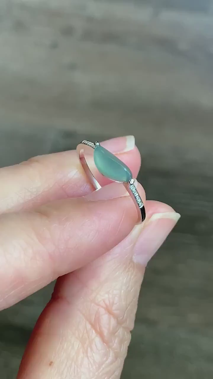 Certified Burmese Icy Highly Translucent Green Jadeite Horse Eye Cut Ring in 18K White Gold with Diamonds Sz 7 天然缅甸正冰晴绿翡翠马眼钻石镶嵌戒指