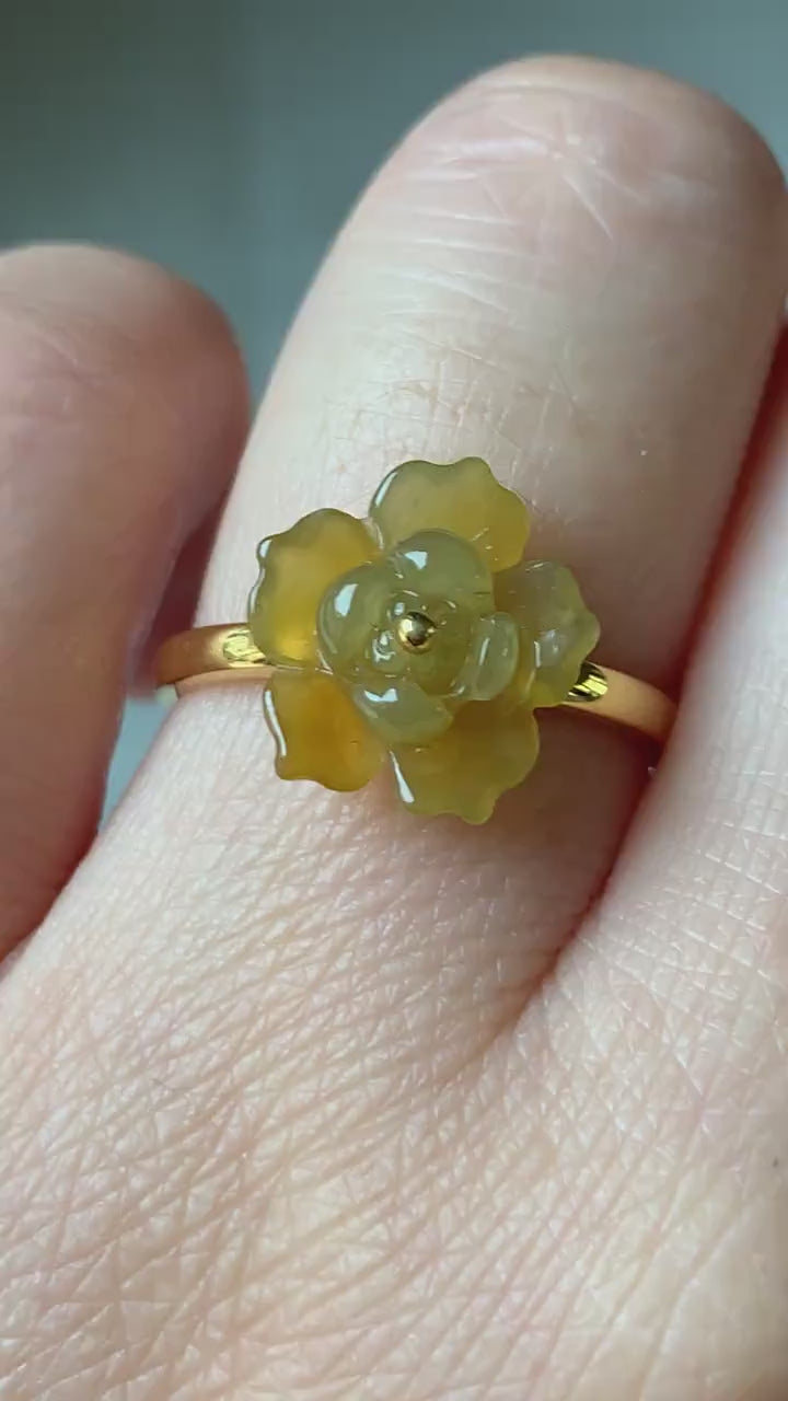 Certified Natural Burmese Premium Highly Translucent Rich Yellow Jadeite Carved Lotus Flower Ring 18K Yellow Gold size 7 天然缅甸正冰黄翡莲花镶嵌戒指
