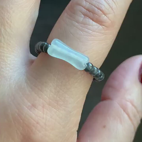Natural Burmese Icy Translucent White Jadeite Petite Beads & Light Blue Turtle Shell Beaded Ring size 10.5 Stretchy 天然缅甸白冰起光翡翠小骨头戒圈